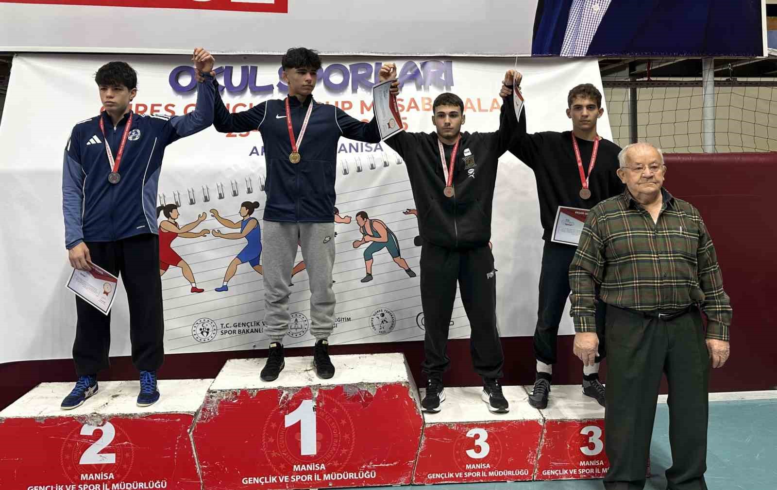 Gen&ccedil; g&uuml;reş&ccedil;iler Manisa&rsquo;da mindere &ccedil;ıktı
