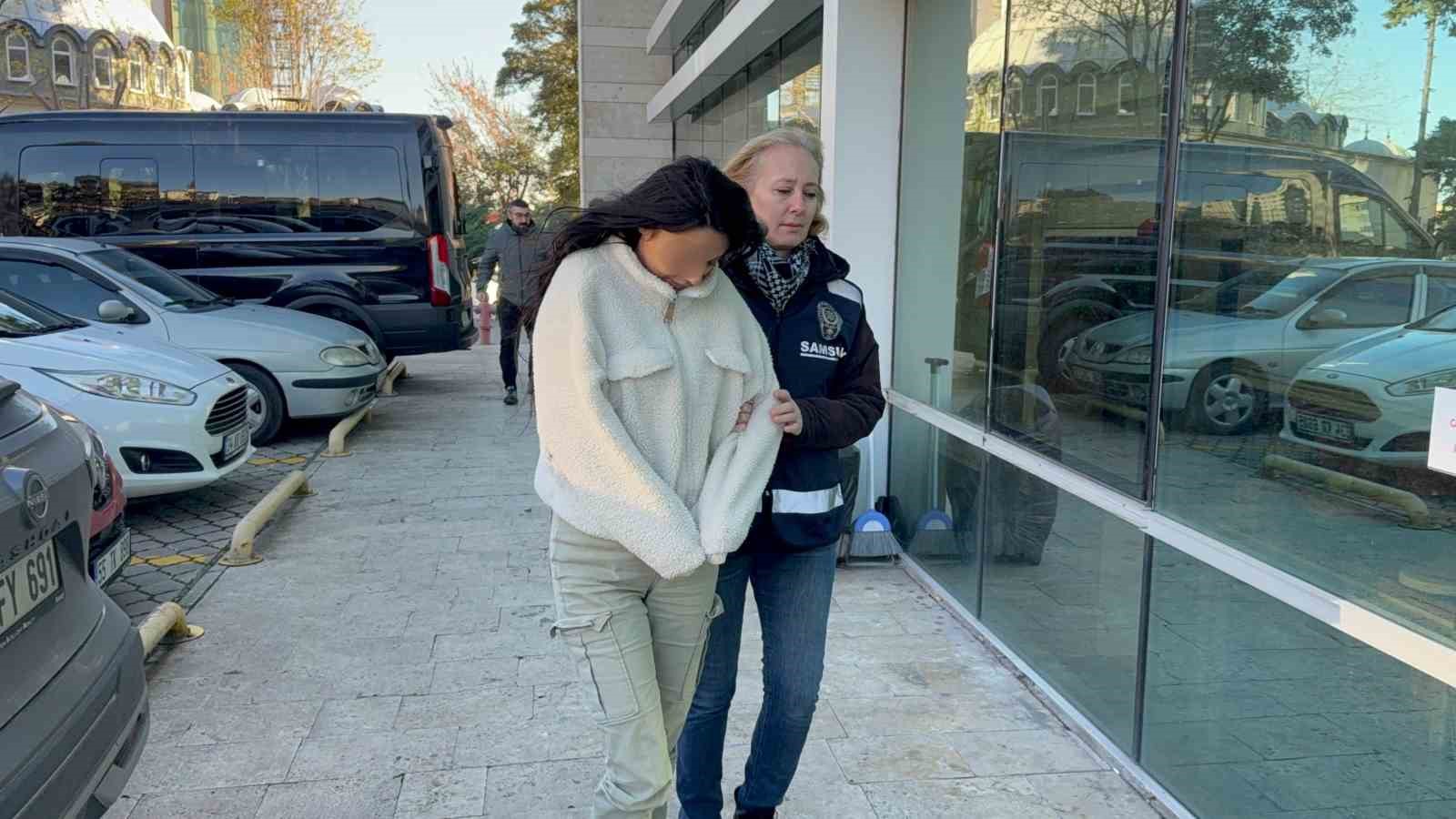 &Uuml;ş&uuml;y&uuml;nce girdikleri evden 50 bin liralık televizyon &ccedil;aldılar
