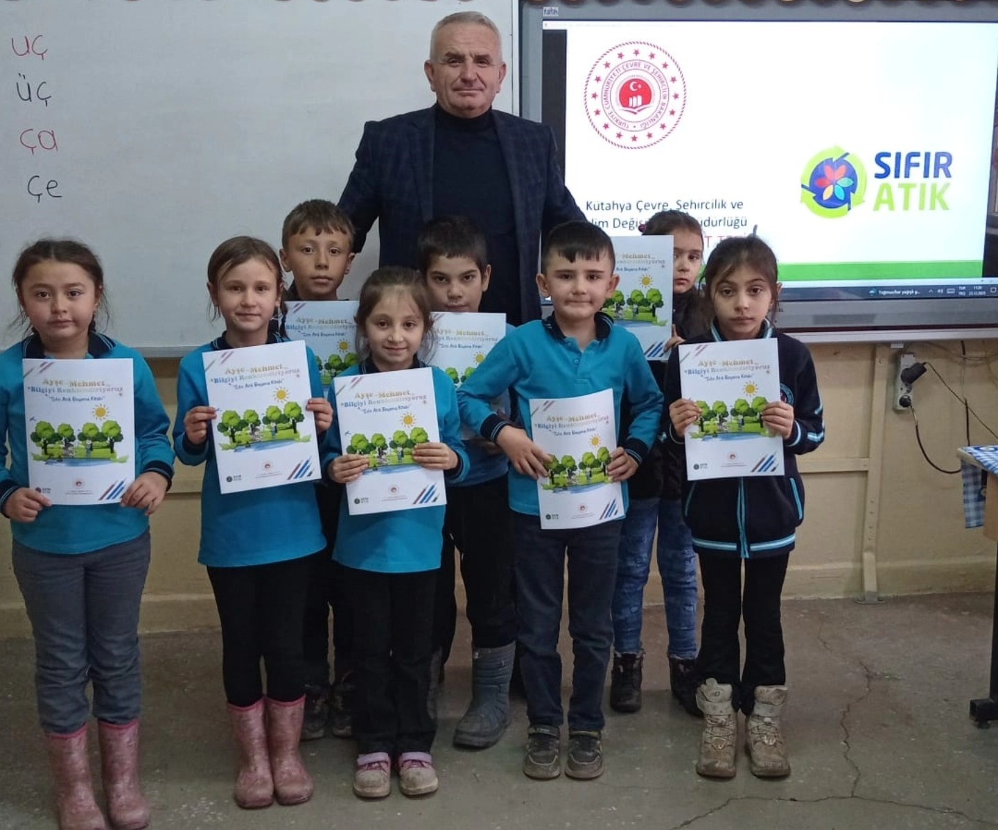 Emet &Ouml;rencik İlkokulunda sıfır atık eğitimi verildi
