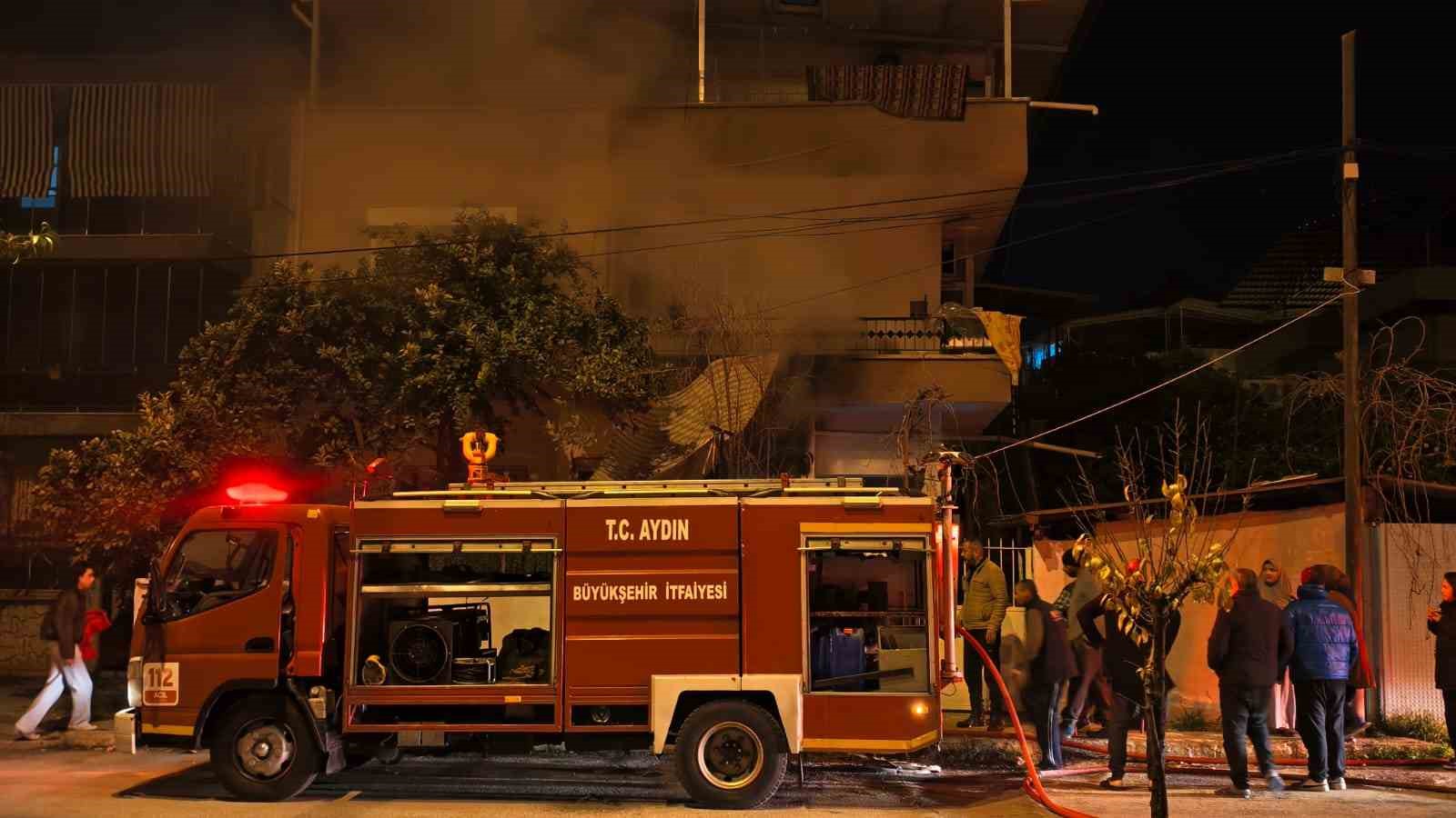 Nazilli&rsquo;de yanan ev kullanılamaz hale geldi
