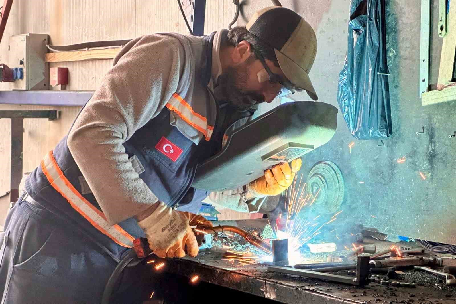 Makine İkmal M&uuml;d&uuml;rl&uuml;ğ&uuml; belediye b&uuml;t&ccedil;esine katkı sağlıyor
