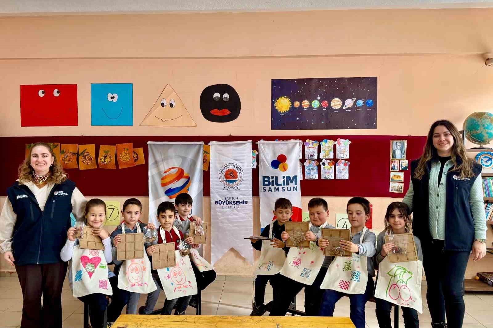 Kırsaldaki 3 bin 800 &ouml;ğrenci bilimle buluştu
