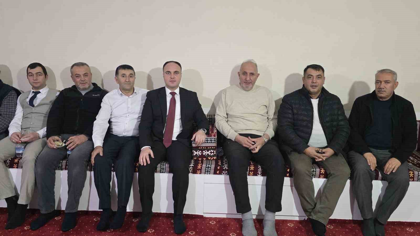 Muhtarlar Abaş k&ouml;y&uuml;nde buluştu
