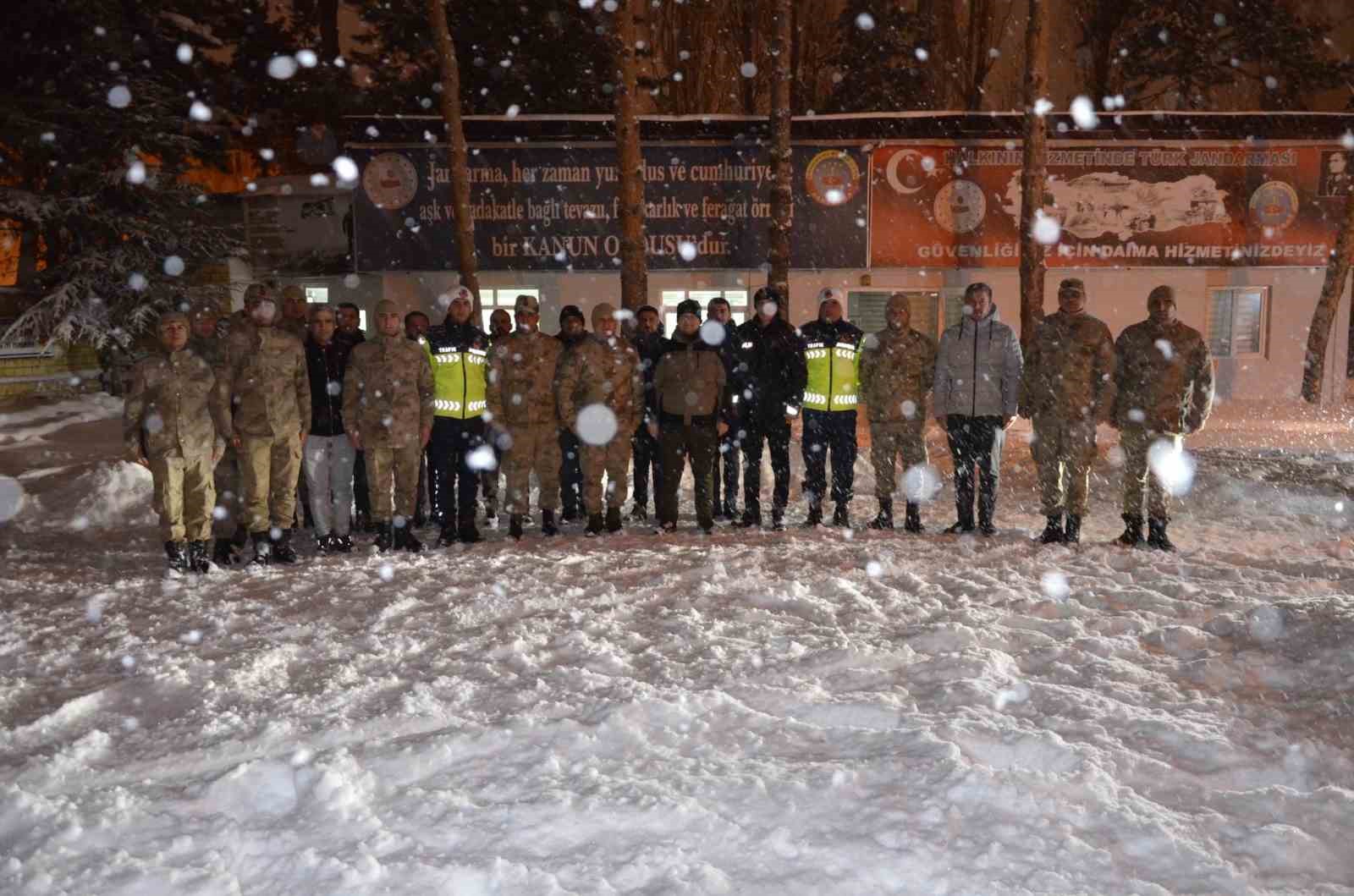 Tatvan Kaymakamı Demirer&rsquo;den yeni yıl ziyaretleri
