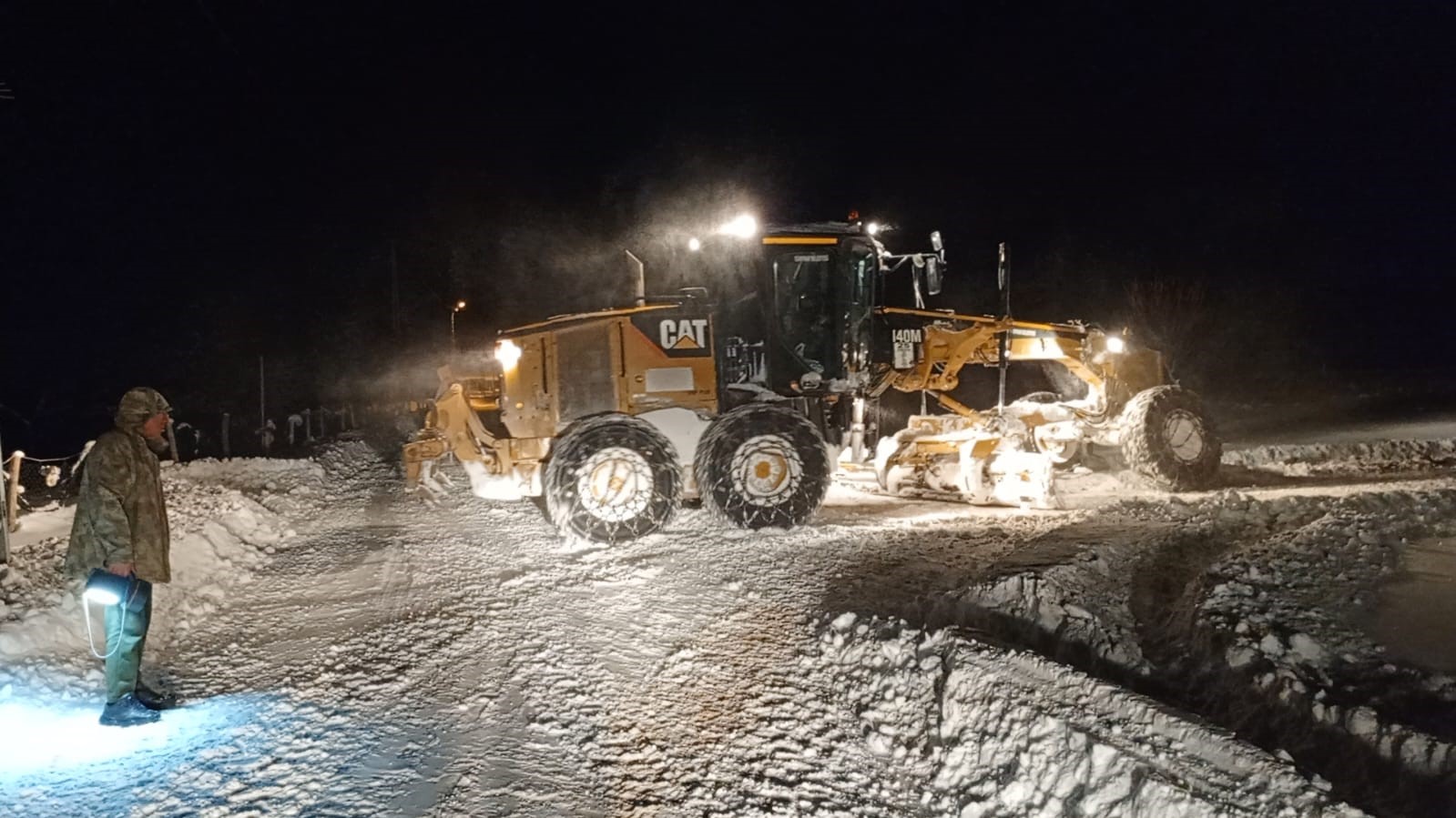 Van&rsquo;da 341 yerleşim yerinin yolu kapandı
