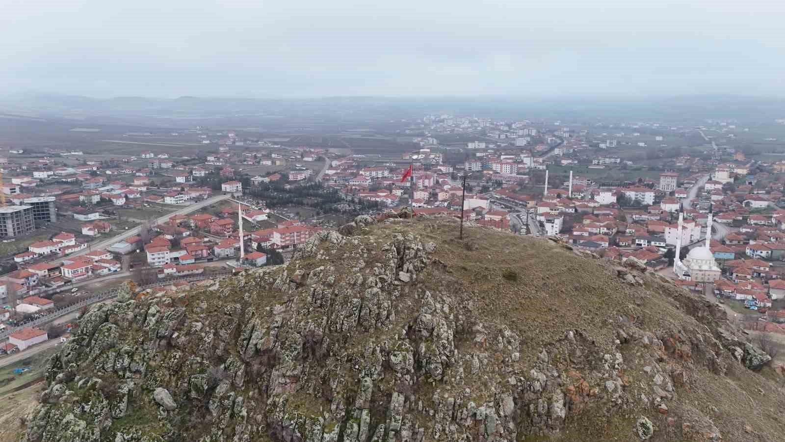 Saraykent Yılan Boynu Tepesi, keşfedilmeyi bekliyor
