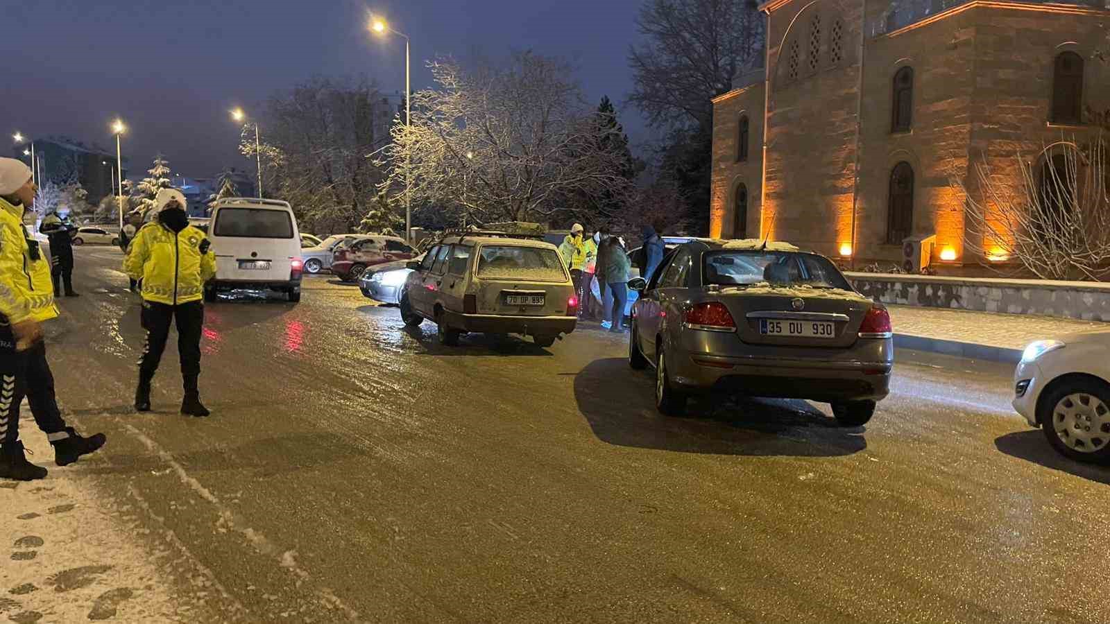 Karaman&rsquo;da yılbaşı tedbirleri sabaha kadar s&uuml;rd&uuml;
