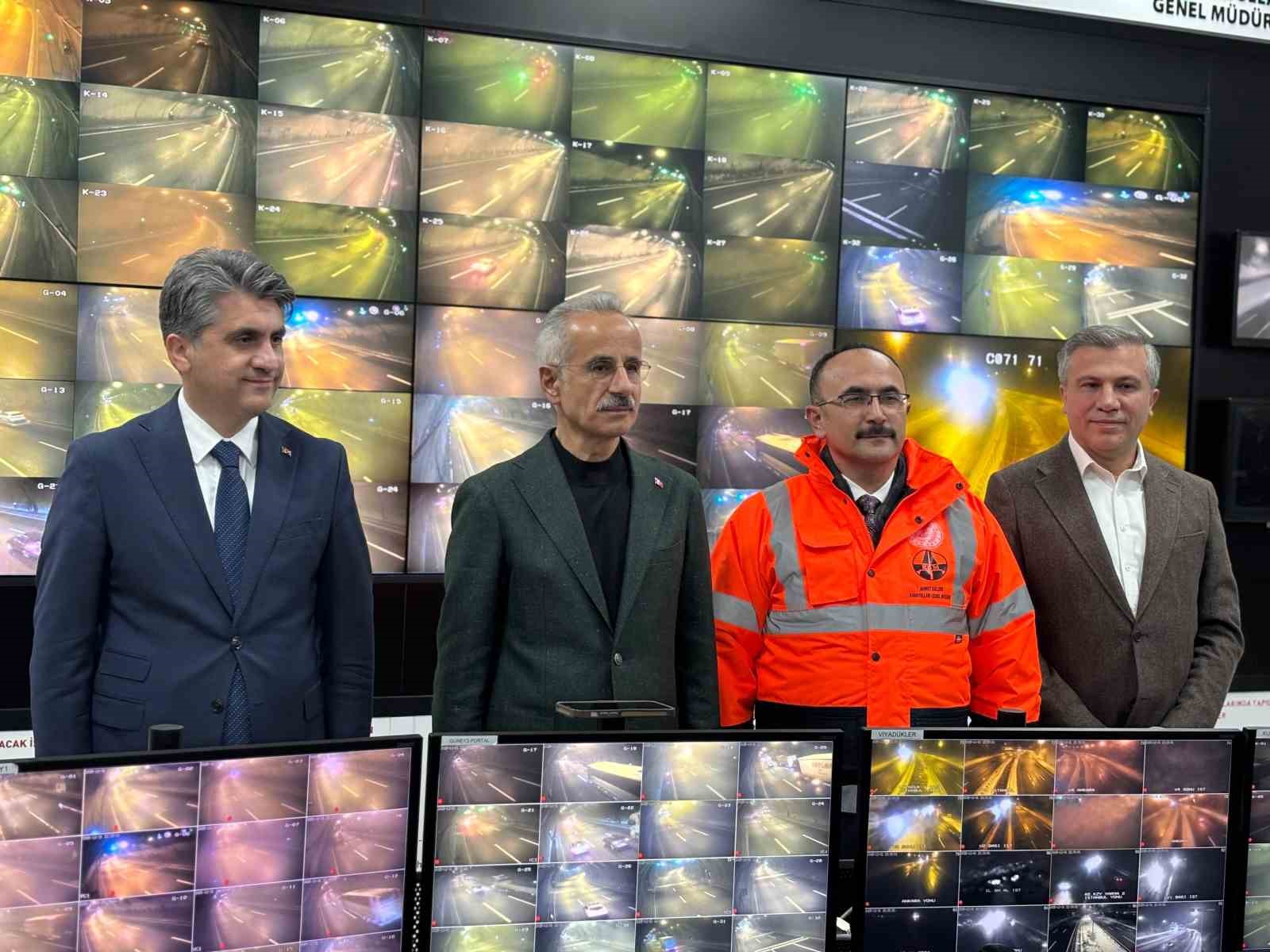 Bakan Uraloğlu Bolu Dağı&rsquo;ndan a&ccedil;ıkladı: "13 bin 600 personelimizle her t&uuml;rl&uuml; hazırlığımızı yaptık"
