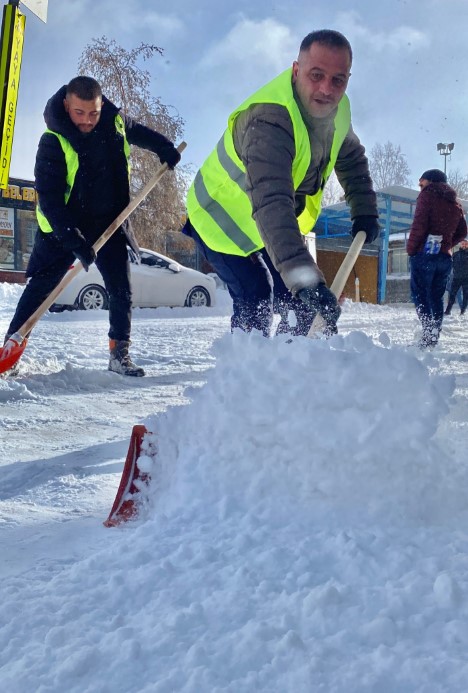 T&uuml;rkiye kara b&uuml;r&uuml;nd&uuml;: Tatil haberleri peş peşe geldi