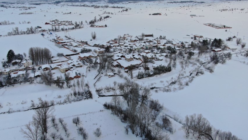 Kastamonu buz kesti: Dereler, barajlar ve g&ouml;letler dondu