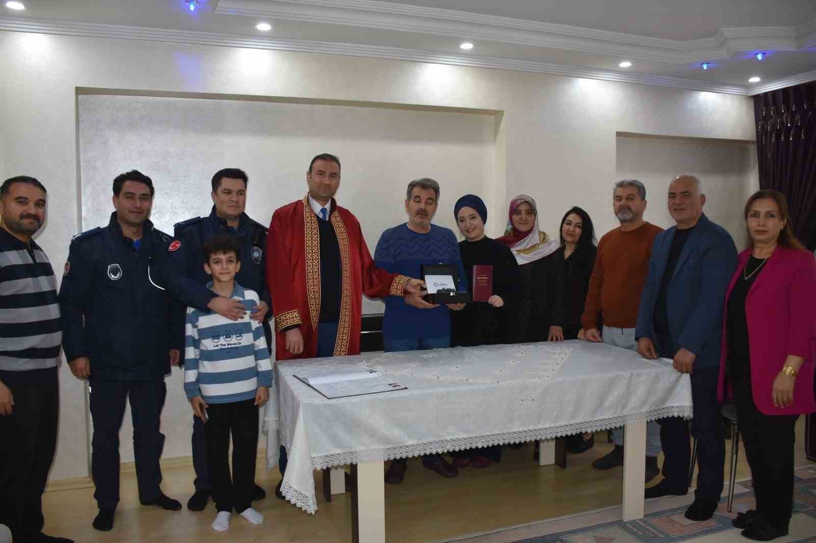 Gaziantep&rsquo;te yoğun kar yağışı nikaha engel olamadı
