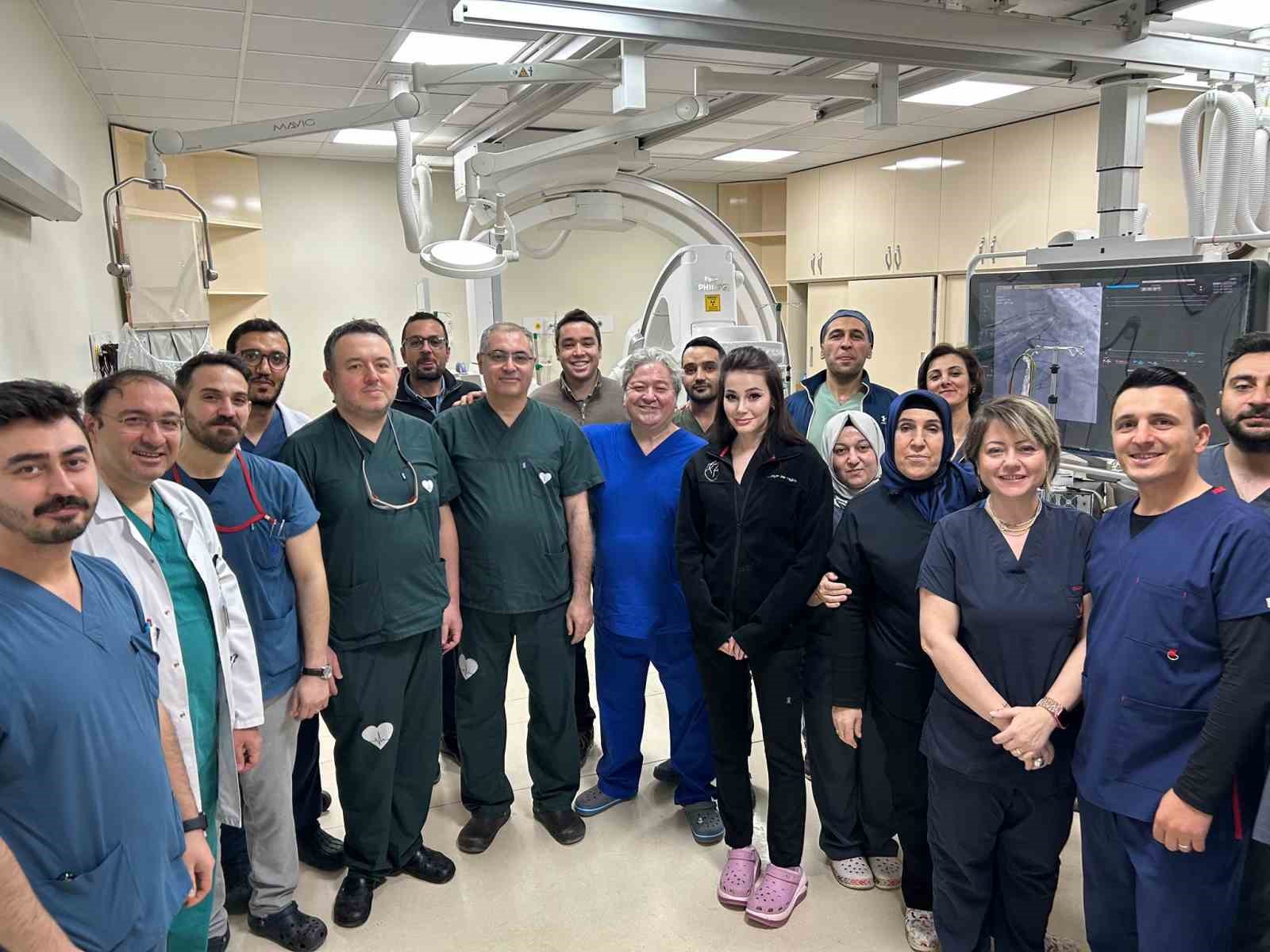 GA&Uuml;N Hastanesi&rsquo;nde ameliyatsız mitral kapak tamiri
