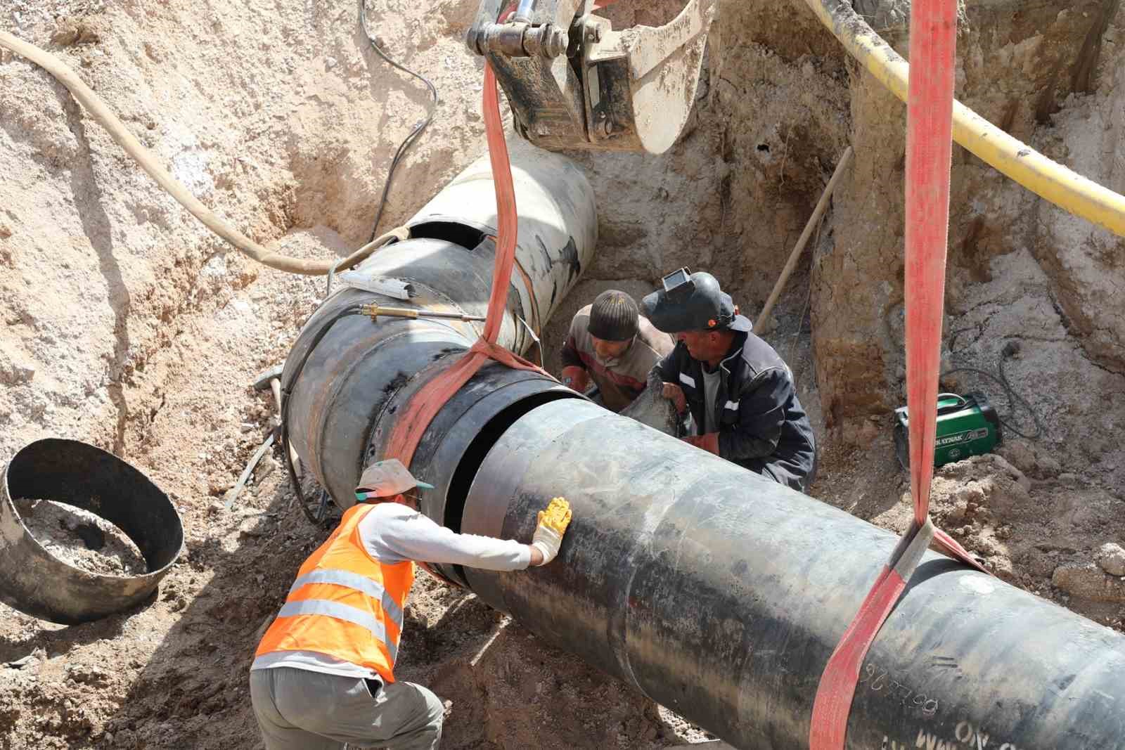 Konya B&uuml;y&uuml;kşehir&rsquo;den 282 kilometre yeni su ve kanalizasyon şebekesi
