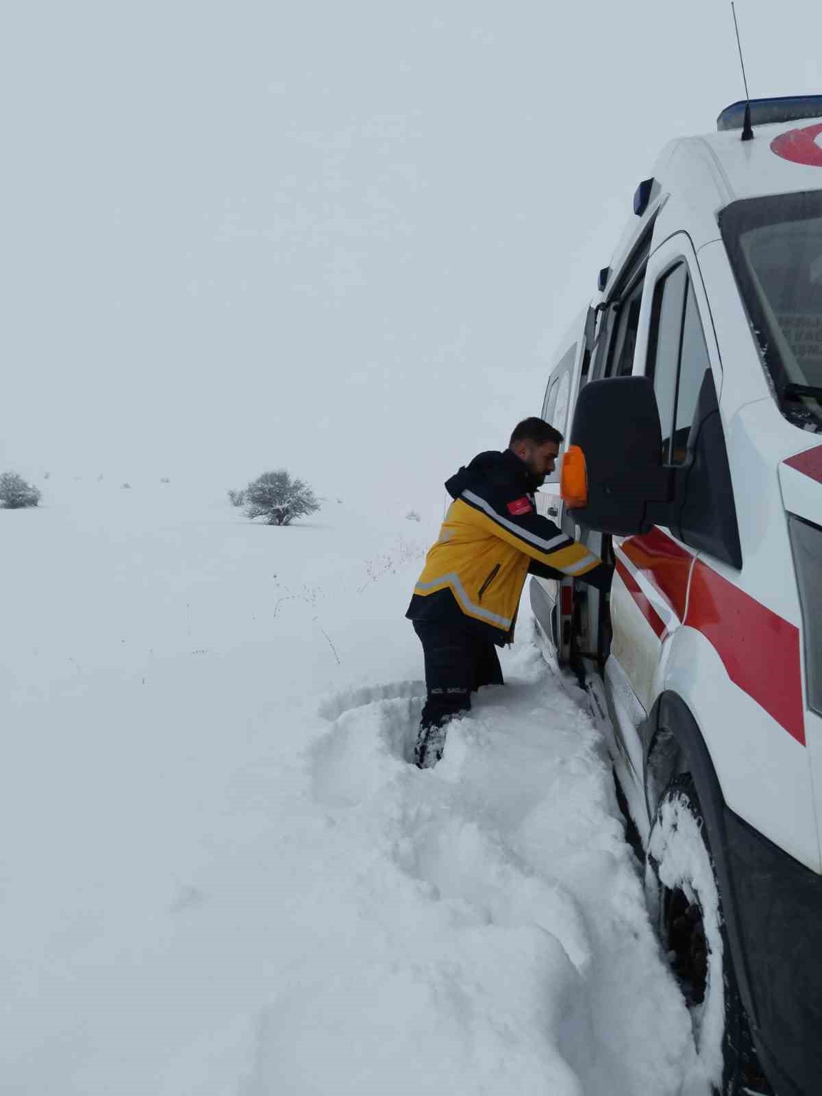 Tunceli&rsquo;de kanser hastası i&ccedil;in ekipler seferber oldu
