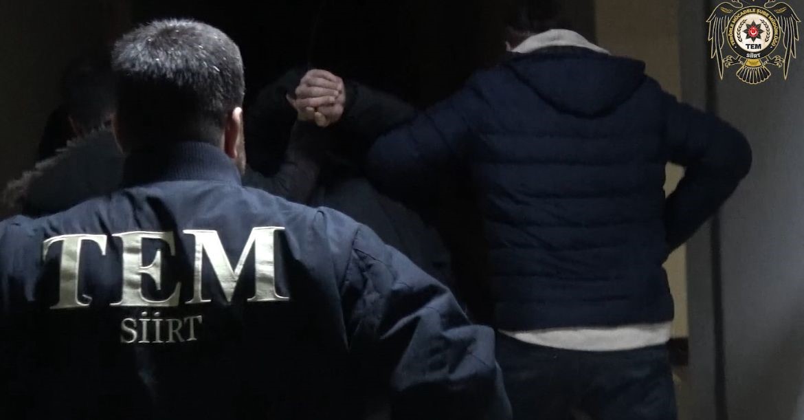 Siirt&rsquo;te sosyal medyadan DEAŞ propagandası yapan şahıs tutuklandı
