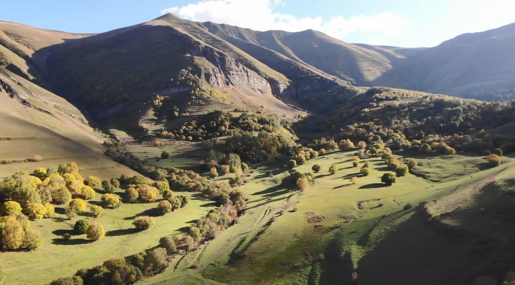 Sonbahardaki g&uuml;zelliğini yaşanan &ccedil;ığ &ouml;rtt&uuml;
