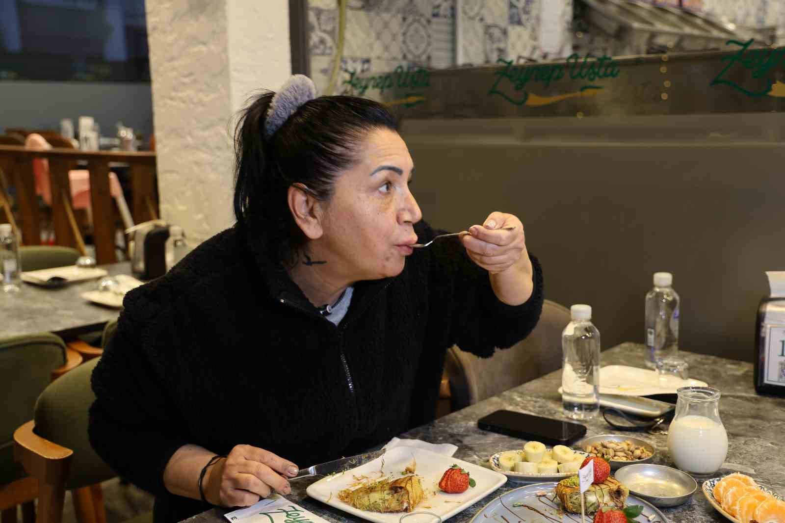 Bu da &lsquo;&Ccedil;ikolatalı Kaymaklı Kadayıf Sarma&rsquo;
