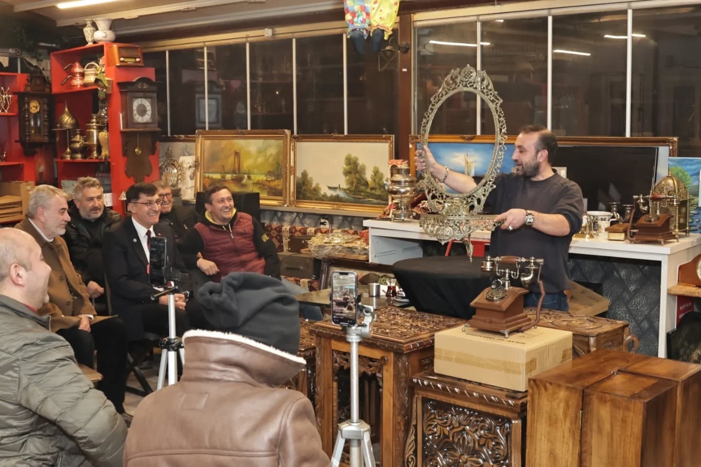 Başkan Ey&uuml;p Kahveci, antika ve mezat buluşmalarına katıldı
