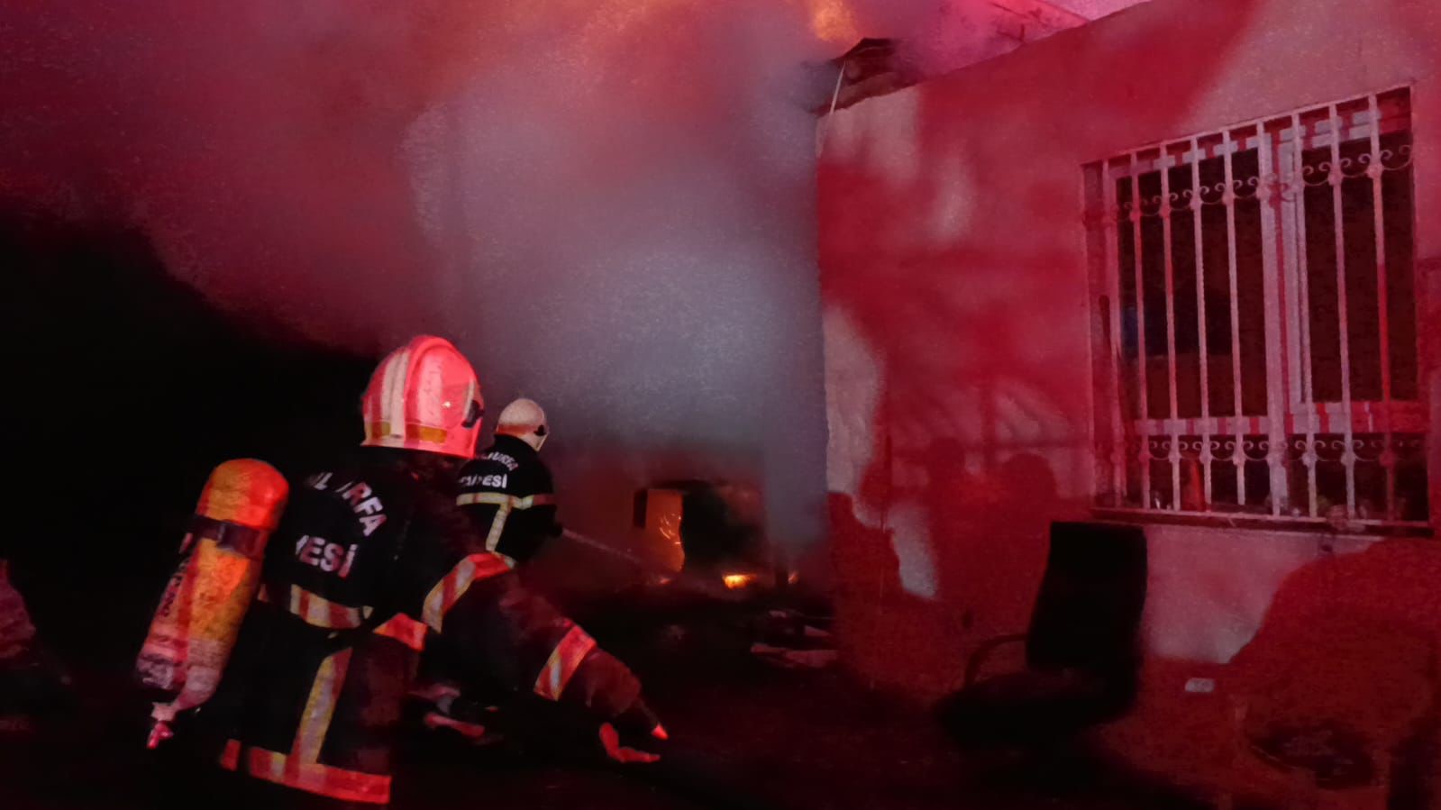 Şanlıurfa&rsquo;da oduncular pazarında yangın
