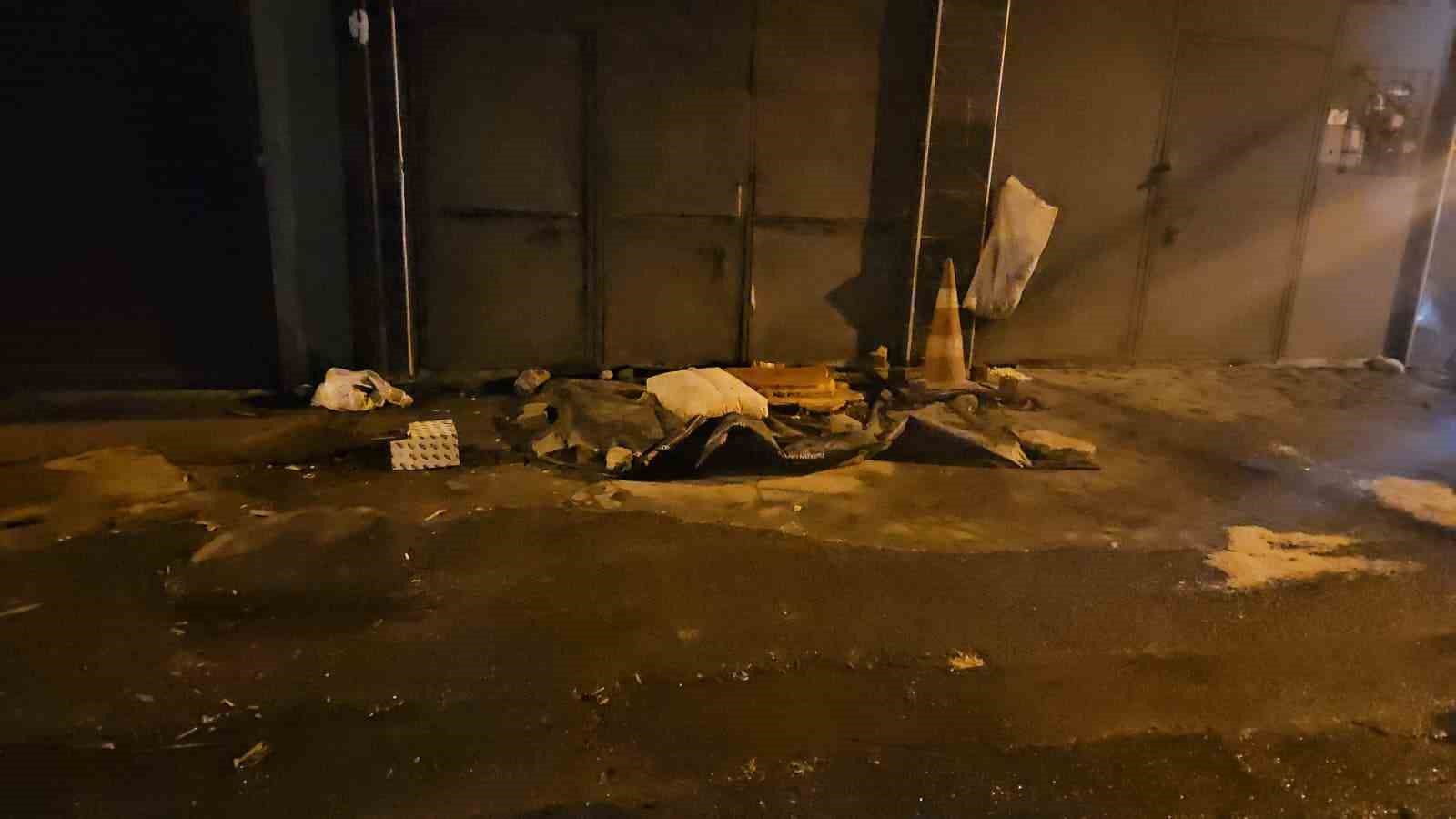 Isınmak i&ccedil;in arabaya girdi ara&ccedil; yanınca feci şekilde can verdi
