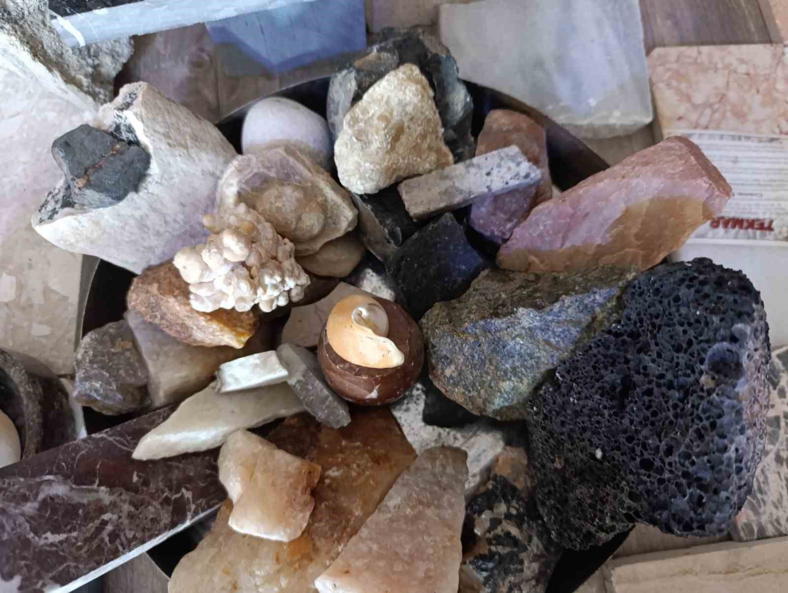 Manisa&rsquo;da doğaltaş m&uuml;zesi gibi ev
