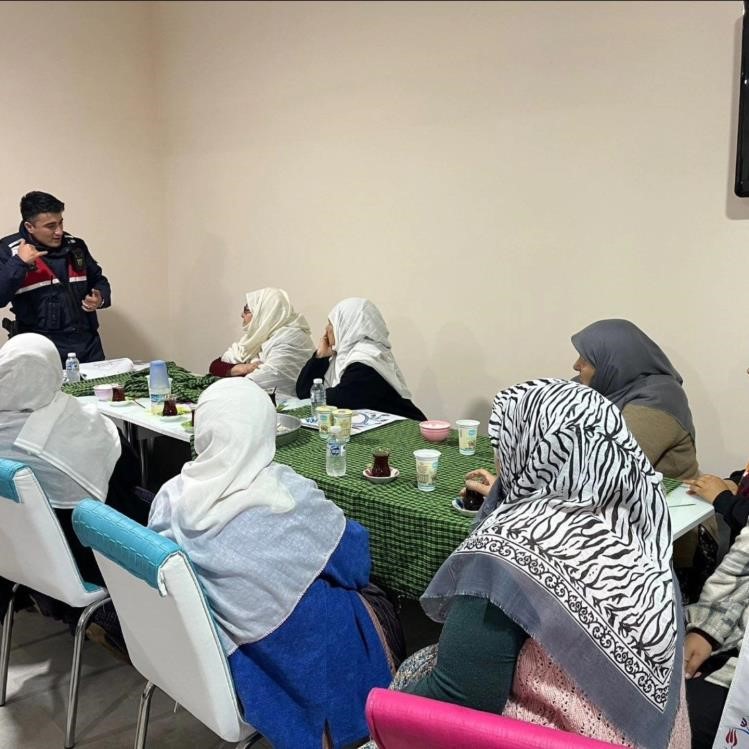 Jandarmadan kapsamlı g&uuml;venlik bilgilendirmesi
