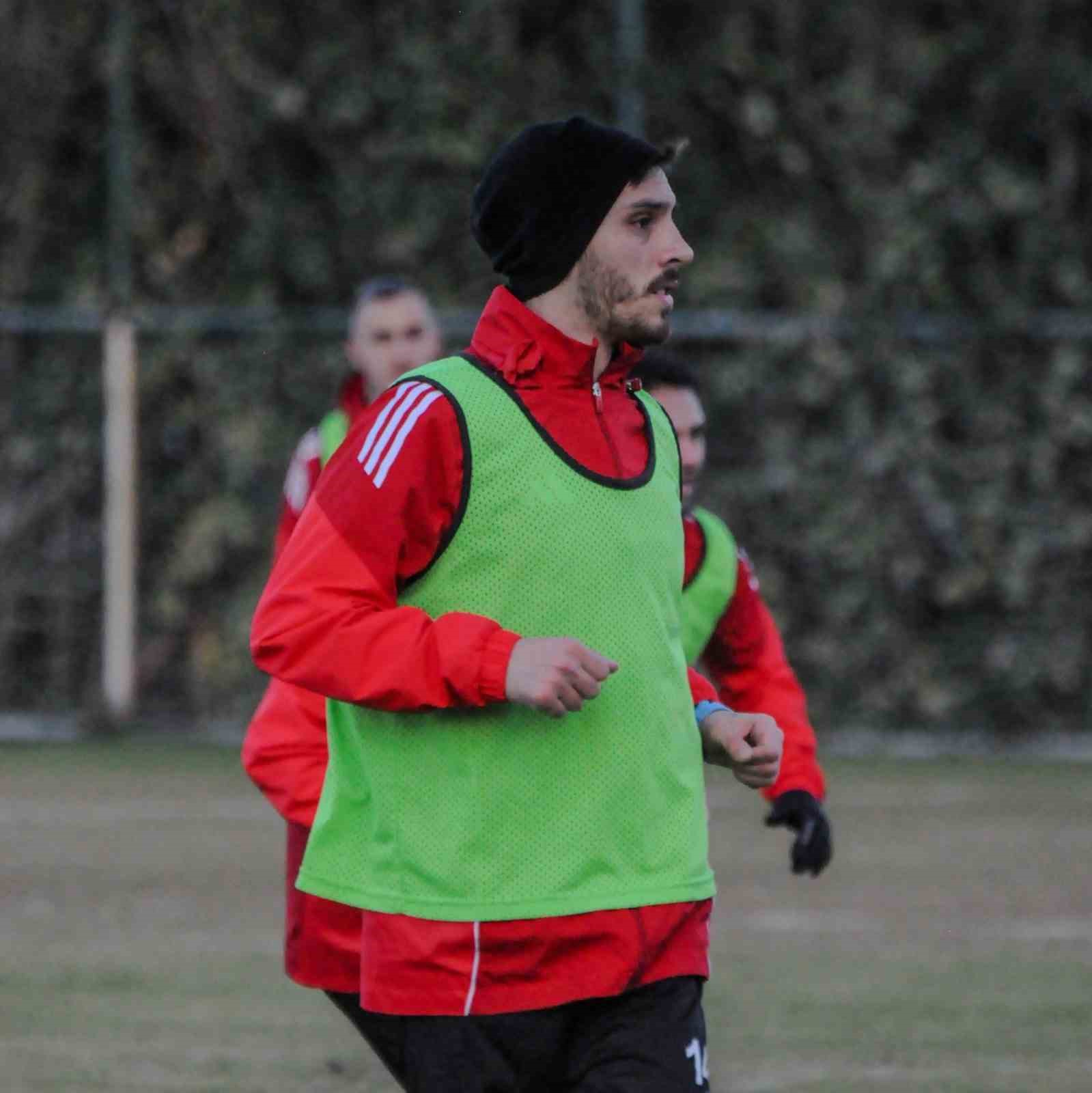 Somaspor ikinci yarıya yeni teknik direkt&ouml;r&uuml;yle hazırlanıyor
