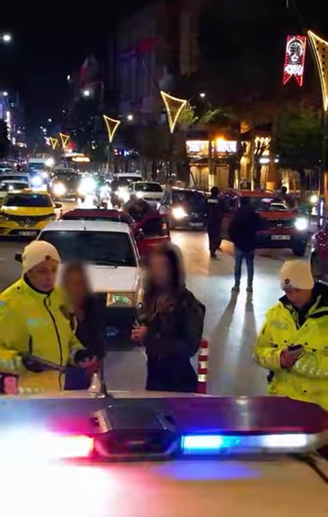 Isparta&rsquo;da polis denetimlerinde 31 aranan şahıs yakalandı
