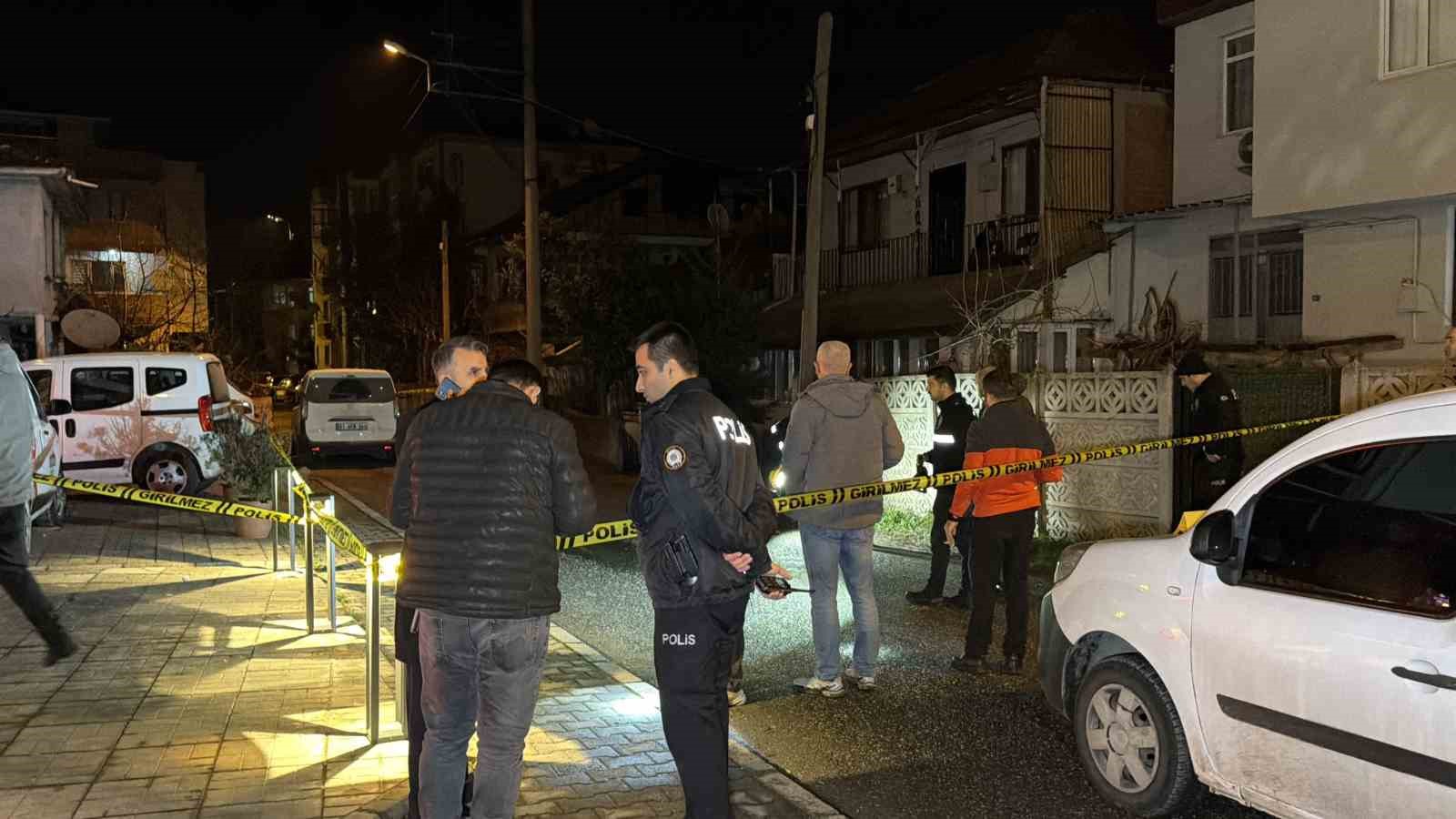 Sokak ortasında silahla vurulmuş halde bulunan bir kişi hayatını kaybetti
