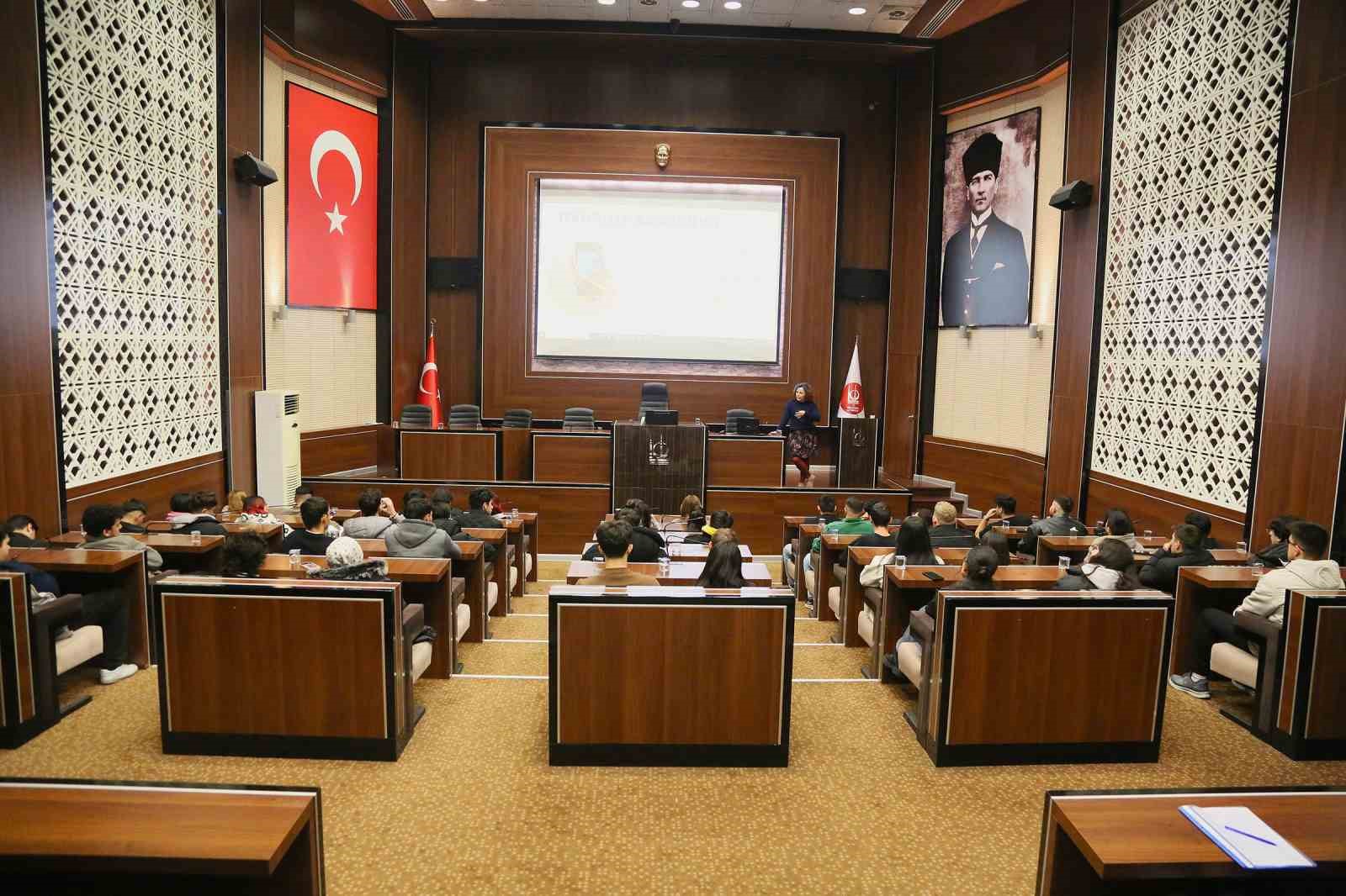 Ke&ccedil;i&ouml;ren Belediyesi stajyerleri yaşama hazırlıyor
