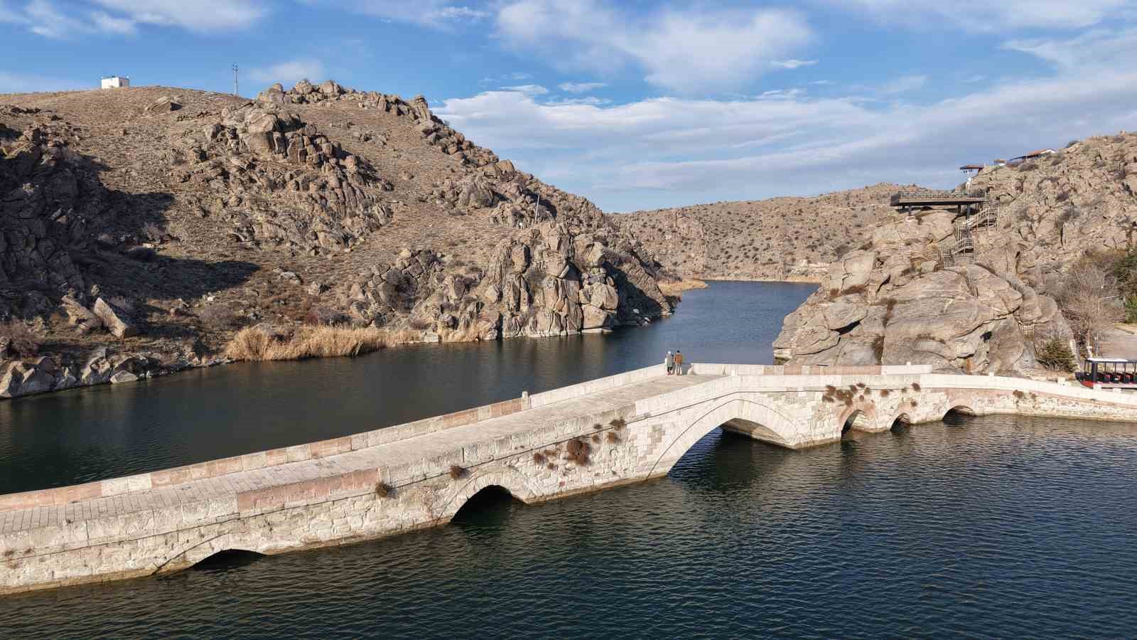 Kızılırmak vadisinde Sel&ccedil;uklu&rsquo;dan kalan miras: &Ccedil;eşnigir K&ouml;pr&uuml;s&uuml;
