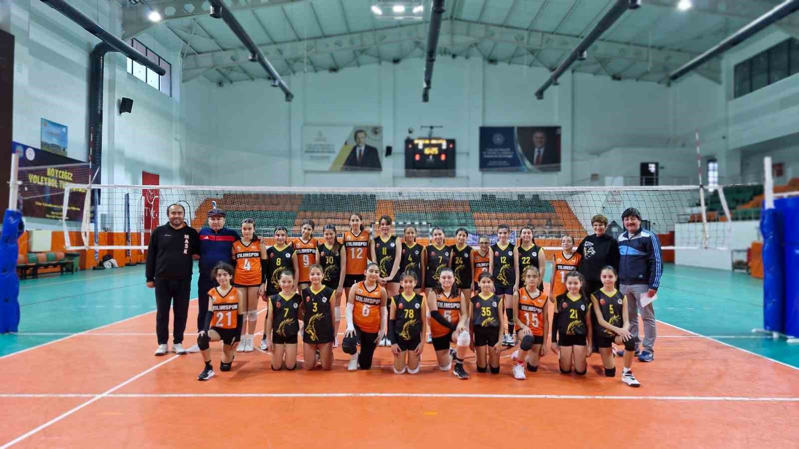 Minik voleybolcular K&ouml;yceğiz&rsquo;de buluştu
