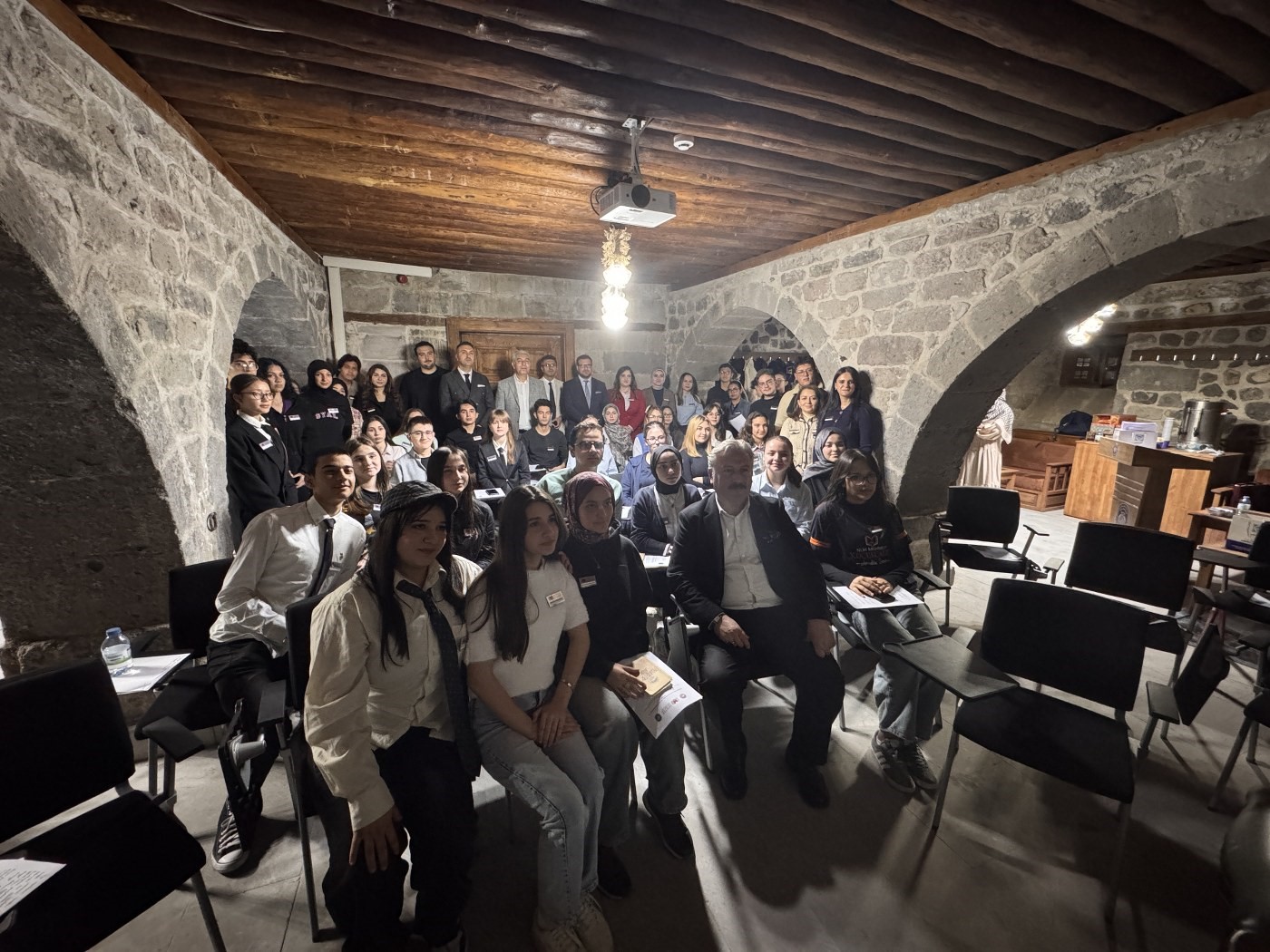 Mektep Melikgazi&rsquo;de eğitim alan gen&ccedil;ler topluma ışık olacaklar
