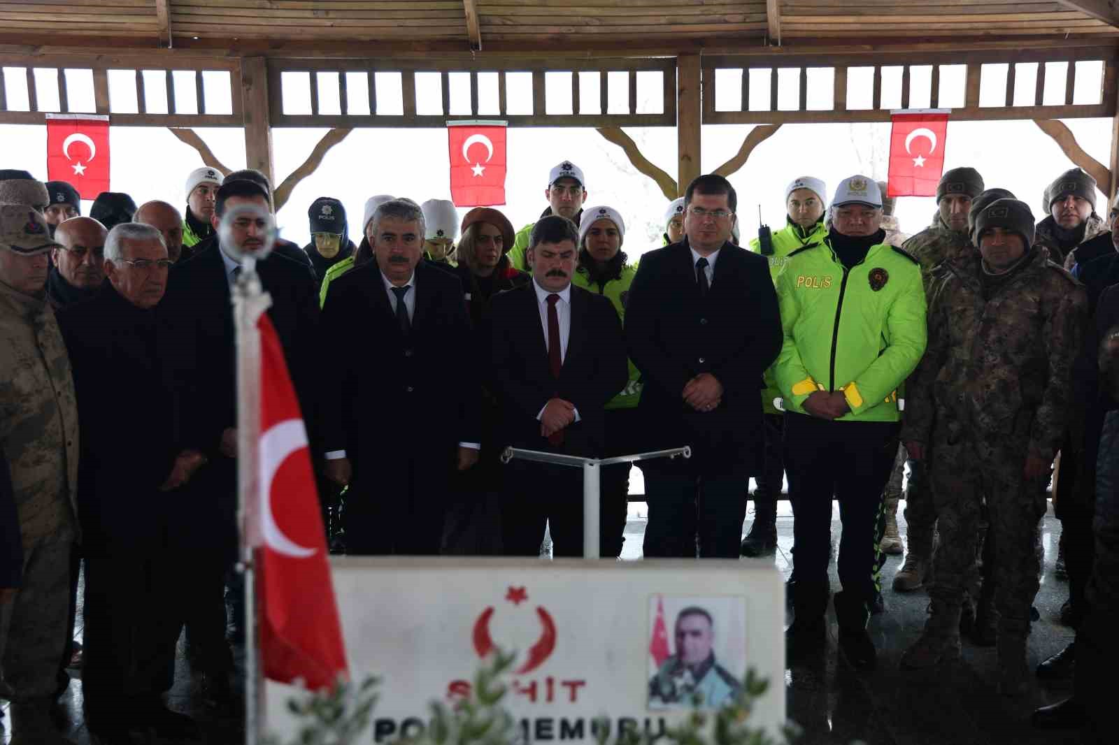 Şehit Fethi Sekin kabri başında anıldı
