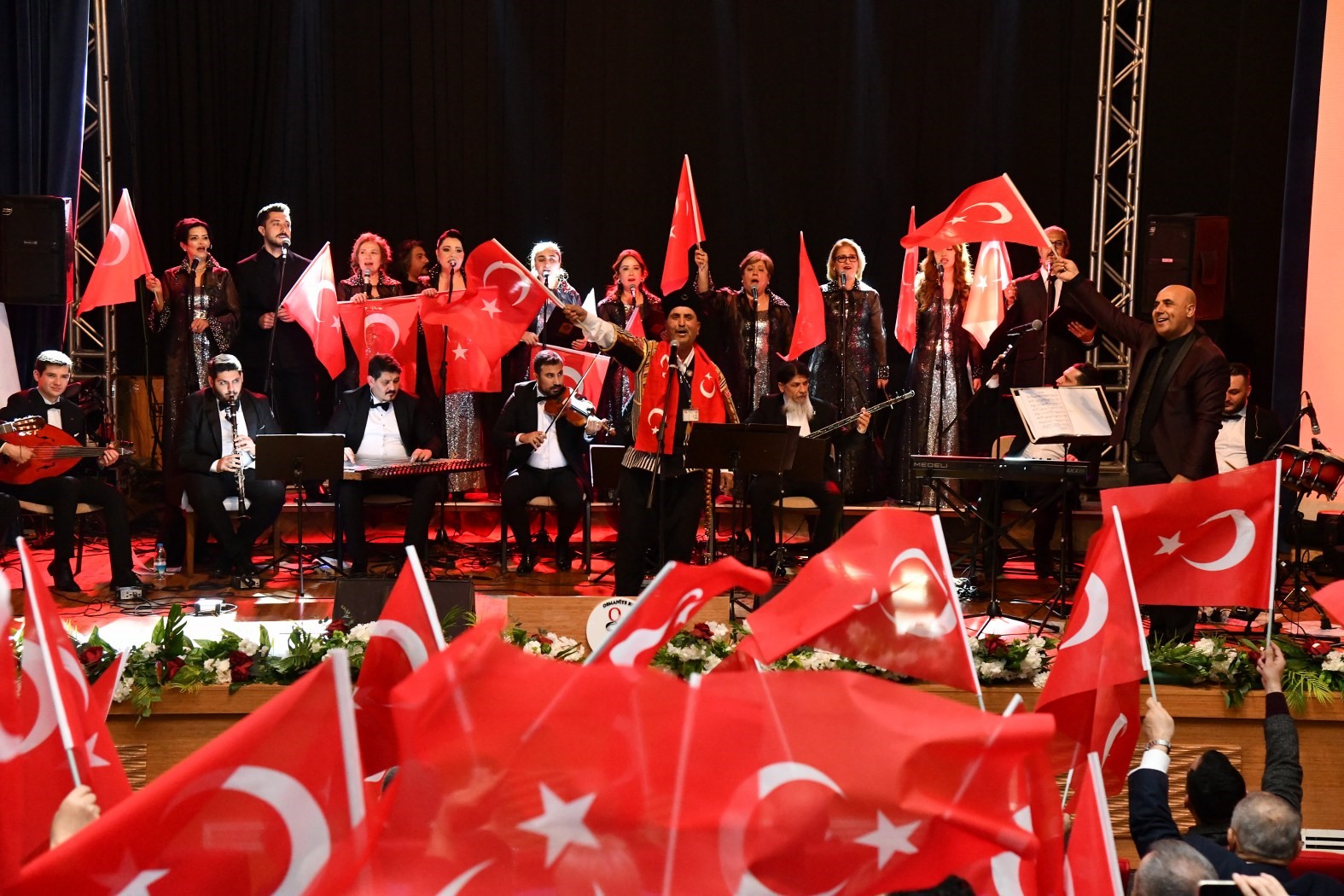 Osmaniye Musiki Derneği Belediye Korosu&rsquo;ndan "Kurtuluş" konseri
