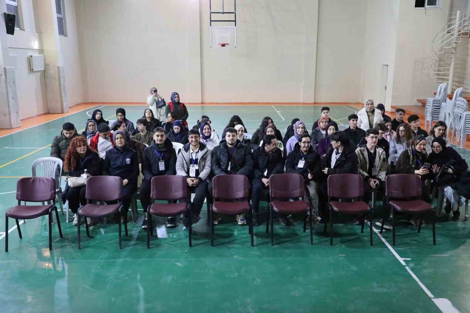 Depremzede &ouml;ğrencilere burs ve tablet desteği
