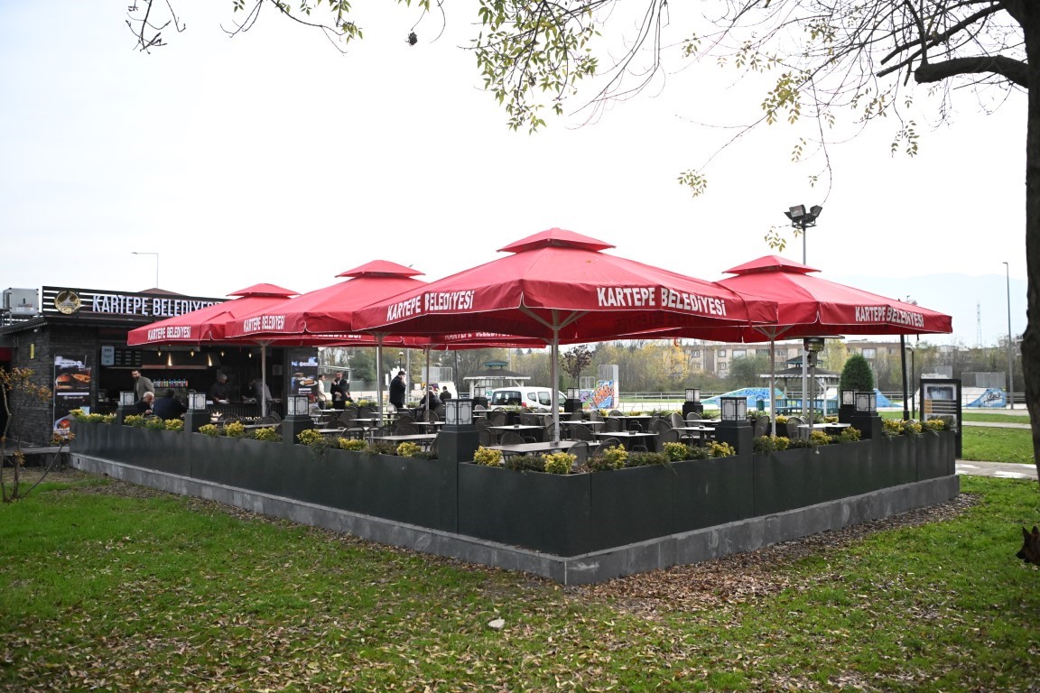 Kartepe&rsquo;de &ouml;ğrencilere indirimli hizmet verecek yeni kafe a&ccedil;ıldı
