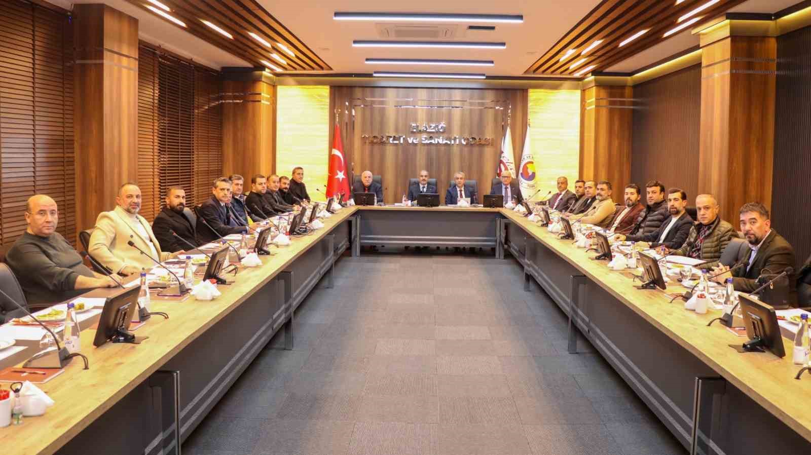 Başkan Alan, "&Uuml;reten, b&uuml;y&uuml;yen ve gelişen bir Elazığ i&ccedil;in daha g&uuml;&ccedil;l&uuml; ve daha kararlı adımlarla geleceğe y&uuml;r&uuml;yoruz"
