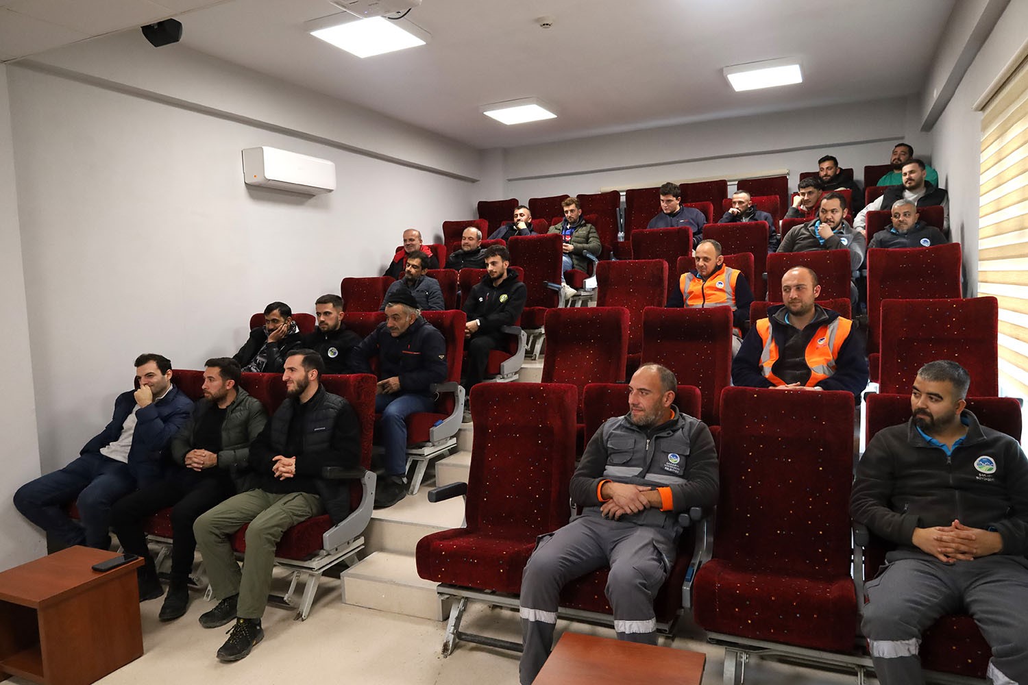 Belediye personellerine sokak hayvanları i&ccedil;in g&uuml;venli m&uuml;dahale eğitimi
