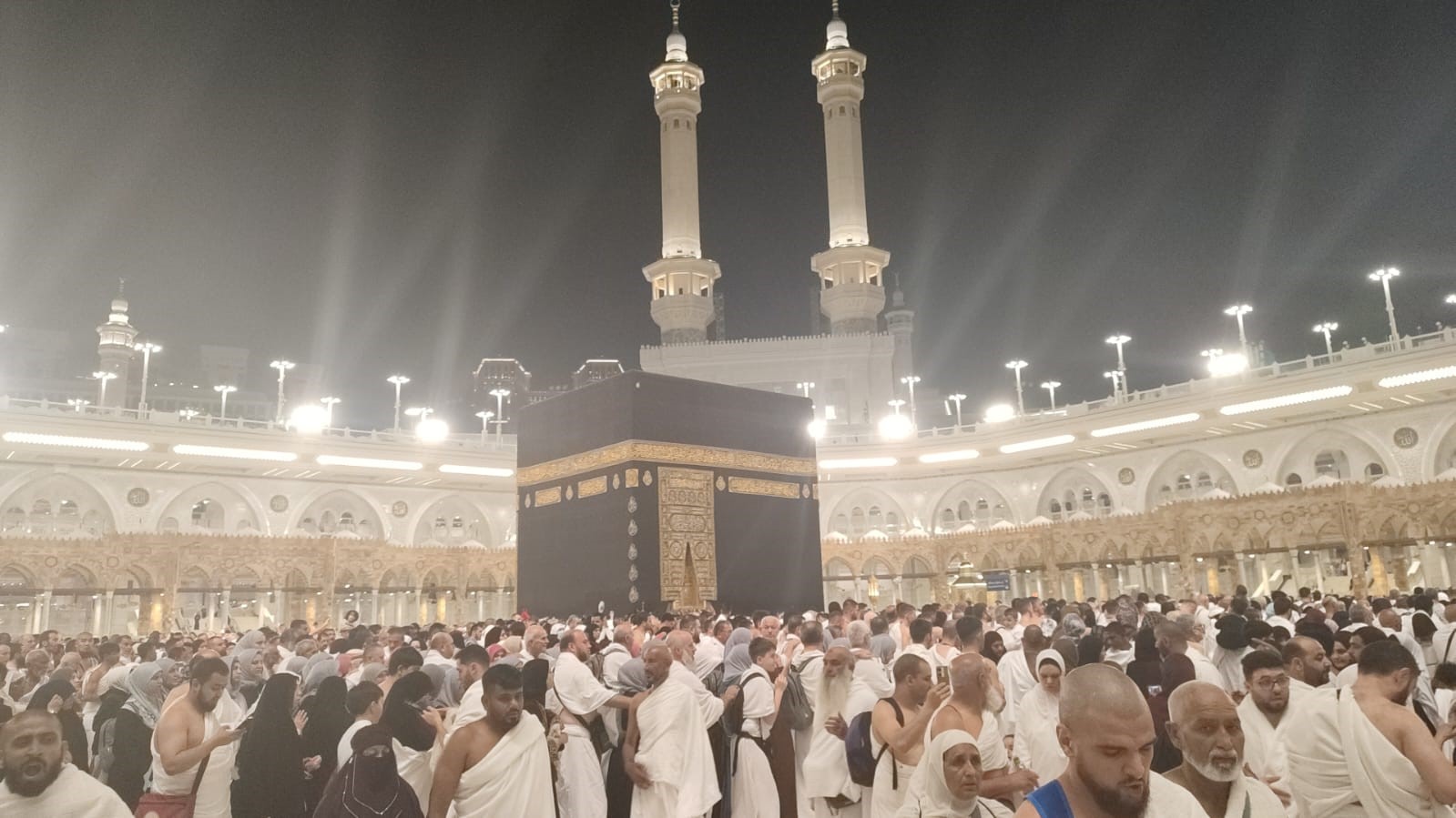 Denizlili umreciler Mekke&rsquo;de ilk umre ibadeti ger&ccedil;ekleştirildi
