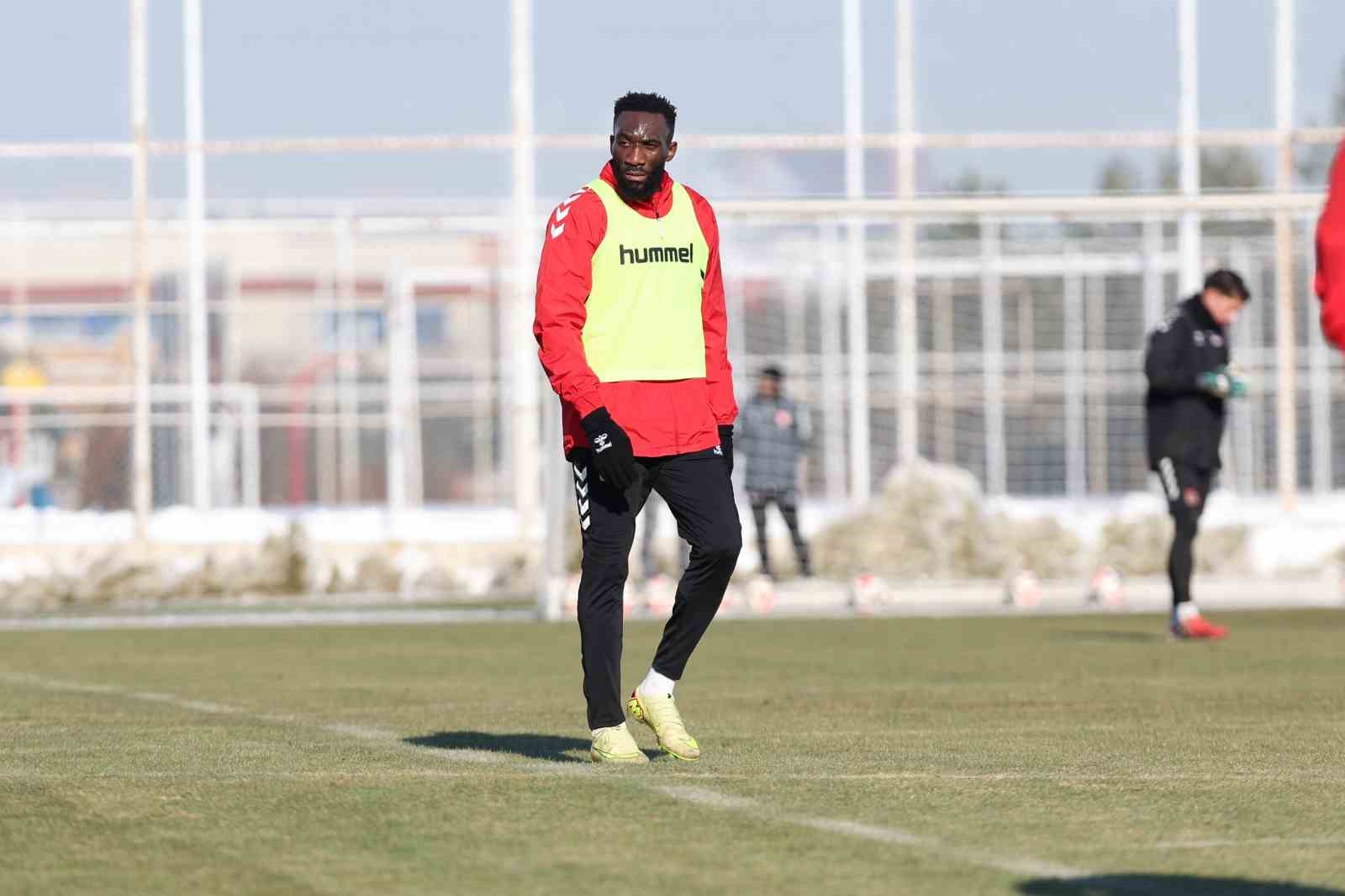 Sivasspor, Erzurumspor FK ma&ccedil;ının hazırlıklarını s&uuml;rd&uuml;rd&uuml;
