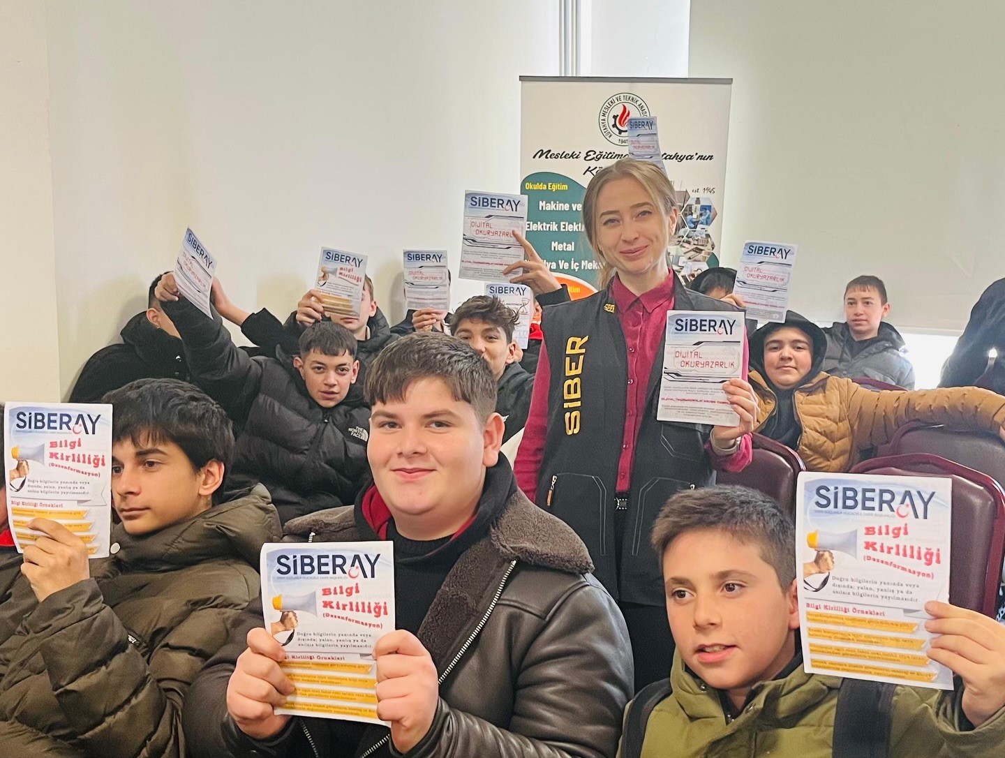 K&uuml;tahya&rsquo;da siber g&uuml;venlik seminerleri aralıksız s&uuml;r&uuml;yor
