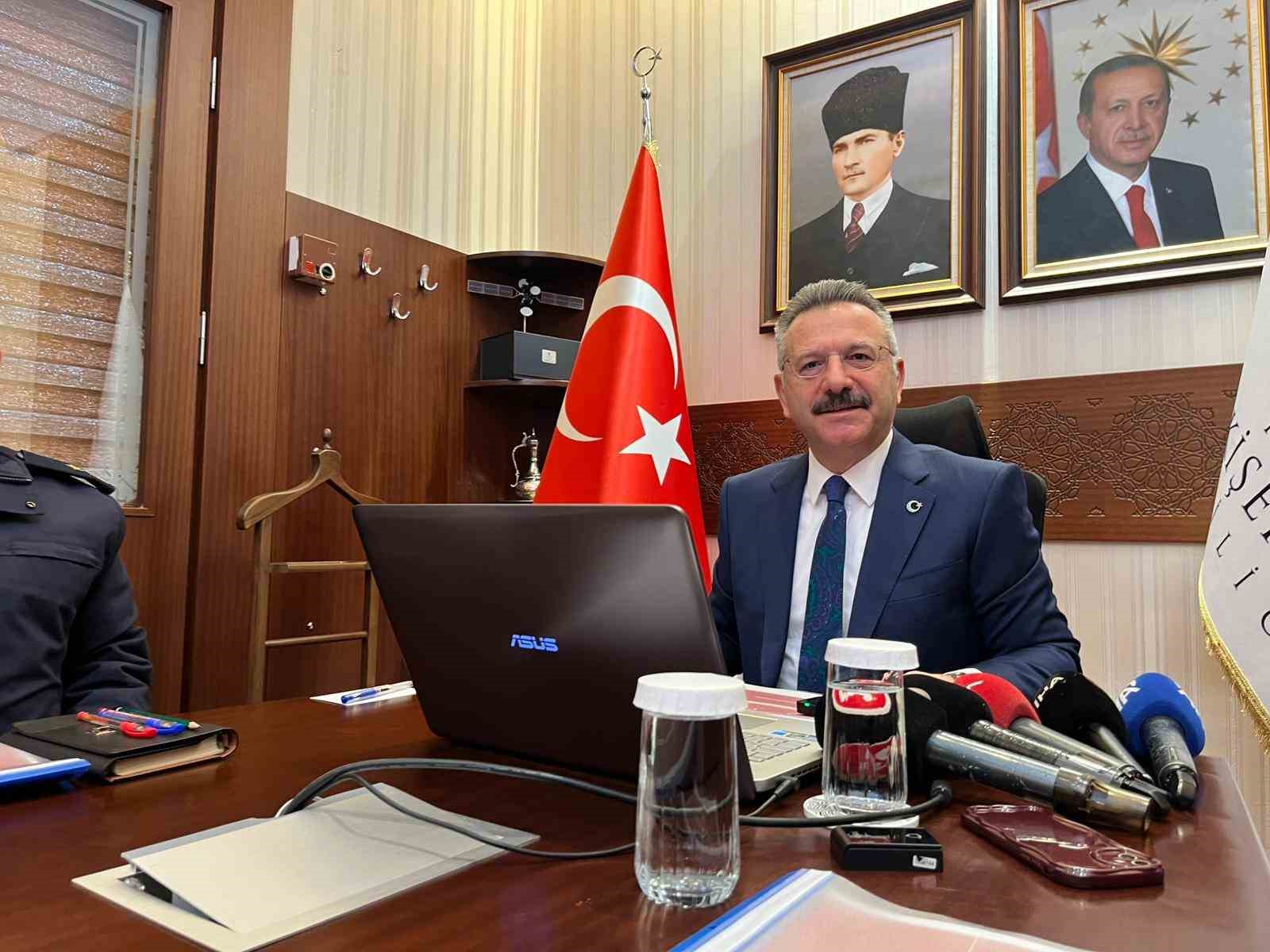 25 yıllık Vali Hüseyin Aksoy’dan veda konuşması