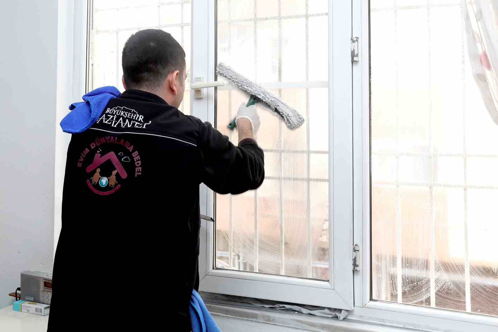 B&uuml;y&uuml;kşehir 2025 yılında engelli ve bakıma muhta&ccedil; bireylerin 2 bin 795 kez kapısını &ccedil;aldı
