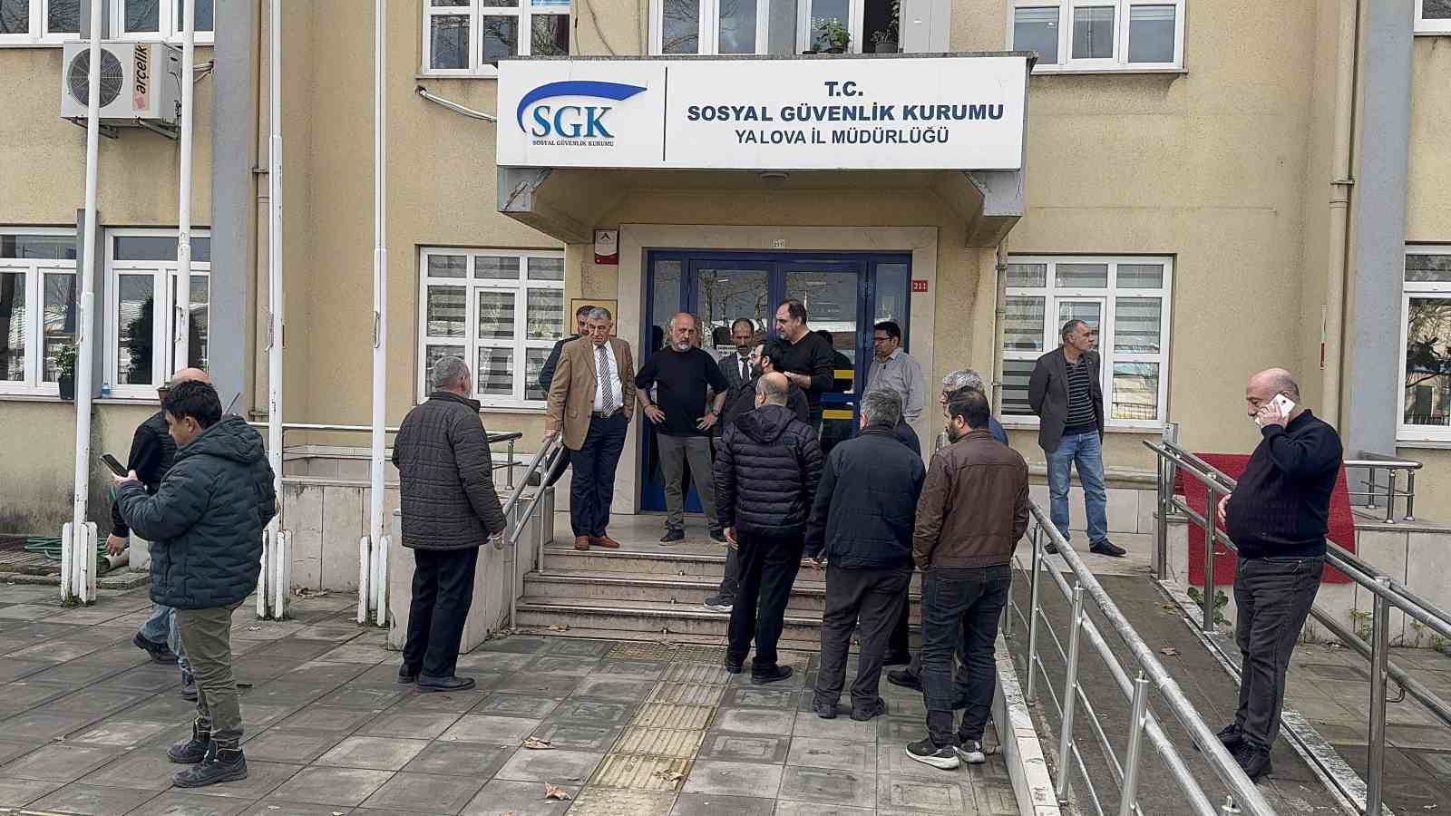 Yalova SGK İl M&uuml;d&uuml;rl&uuml;ğ&uuml; avukatına silahlı saldırı

