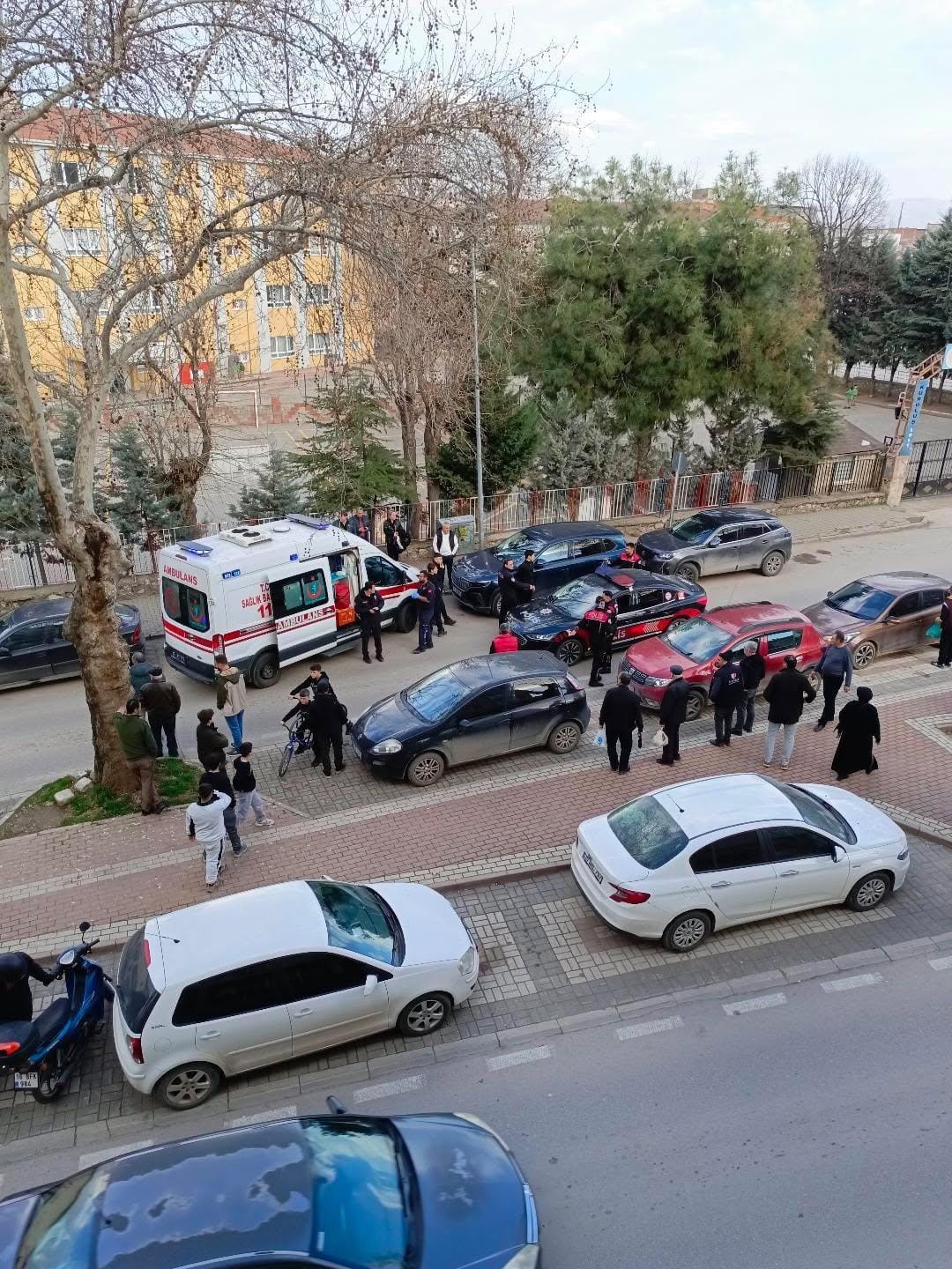 İneg&ouml;l&rsquo;de bı&ccedil;aklı kavga: 1 yaralı
