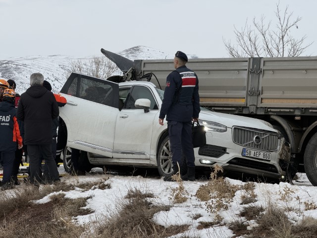 Buzlanma kazaya neden oldu, Sivaslı iş adamı kazada öldü