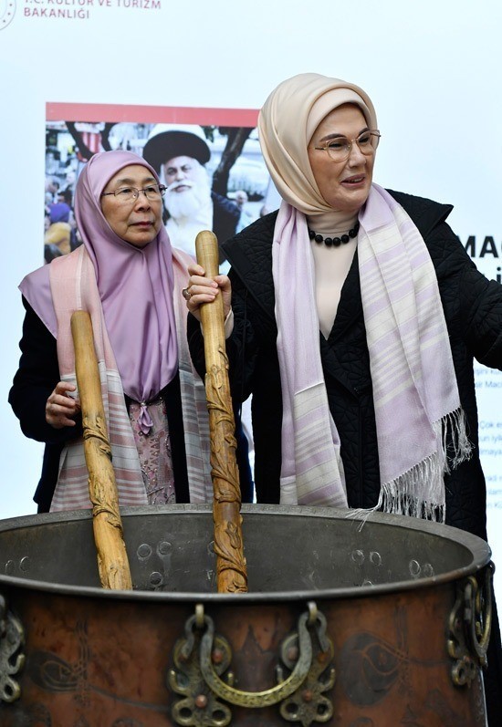 Asırlık mesir geleneği lider eşlerinin katılımıyla yaşatıldı
