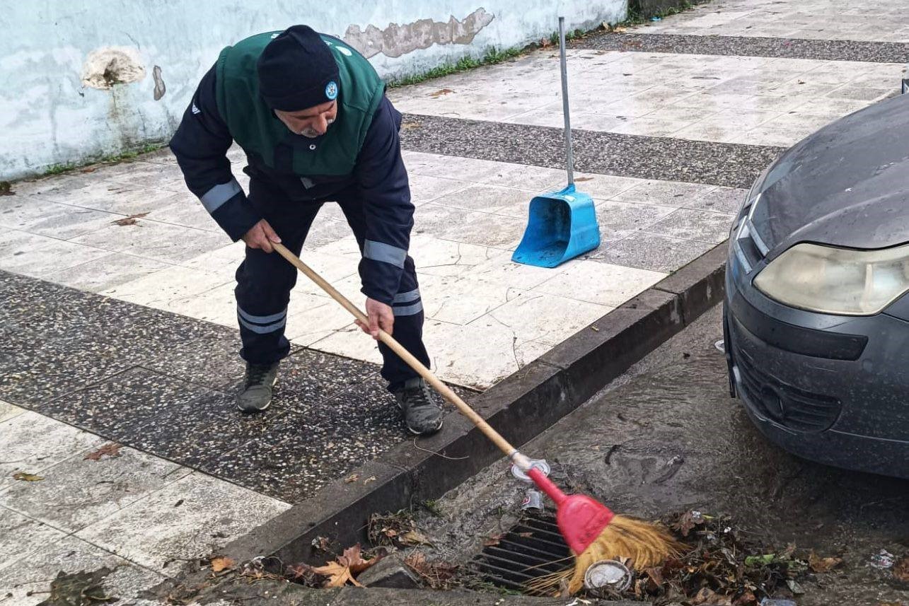 Ekiplerden sağanak yağışta yoğun mesai
