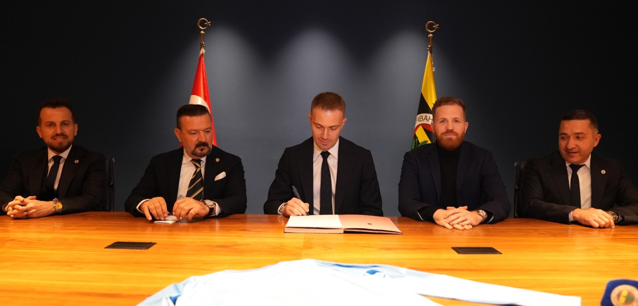 Mert G&uuml;nok yeniden Fenerbah&ccedil;e&rsquo;de